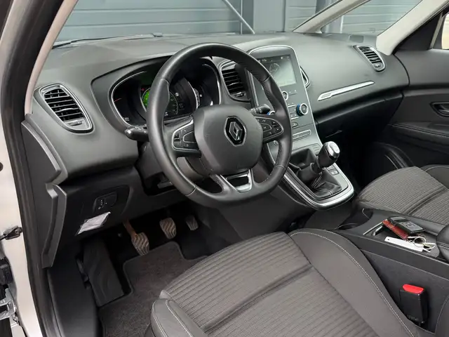 Renault Grand Scenic view 15