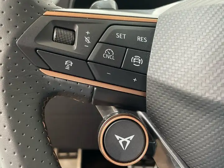 Cupra León Sportstourer 1.5 eTSI DSG 2025, foto 9