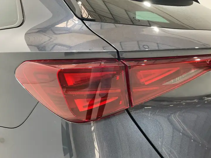 Cupra León Sportstourer 1.5 eTSI DSG 2025, foto 19