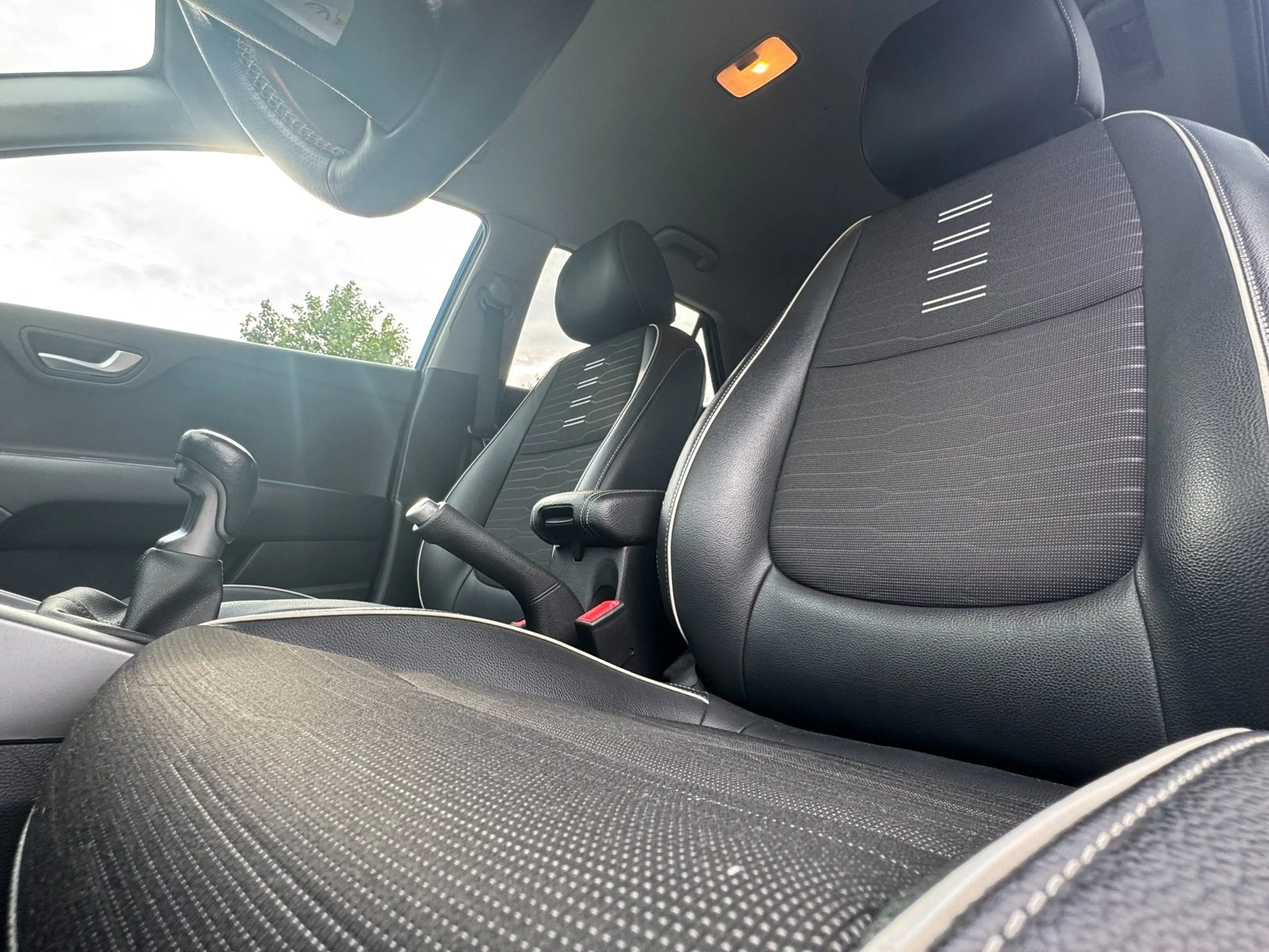 Kia Stonic 1.0 T-GDI MHEV GT-Line sport interieur | Afneembar — photo 10