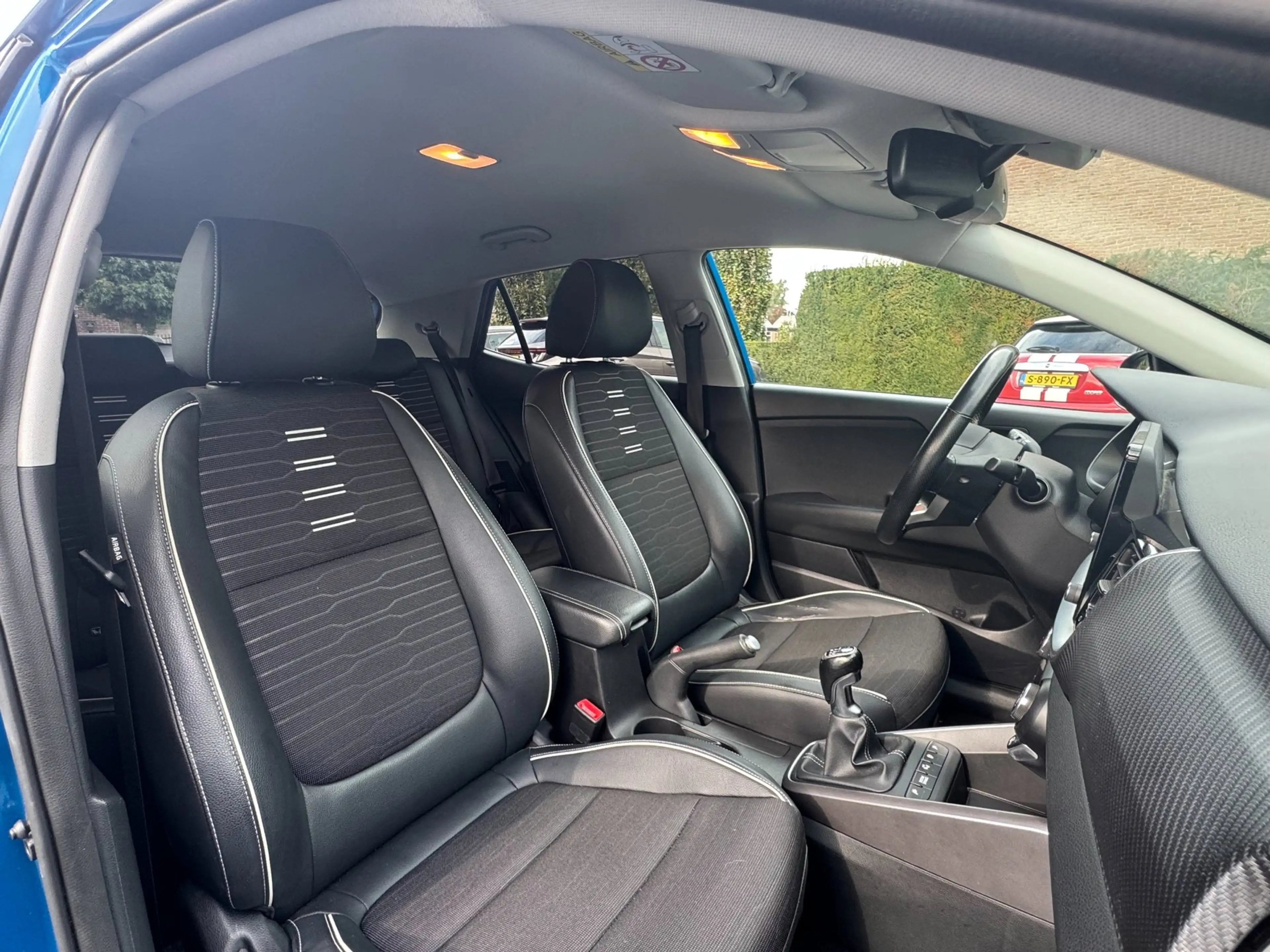 Kia Stonic 1.0 T-GDI MHEV GT-Line sport interieur | Afneembar — photo 11