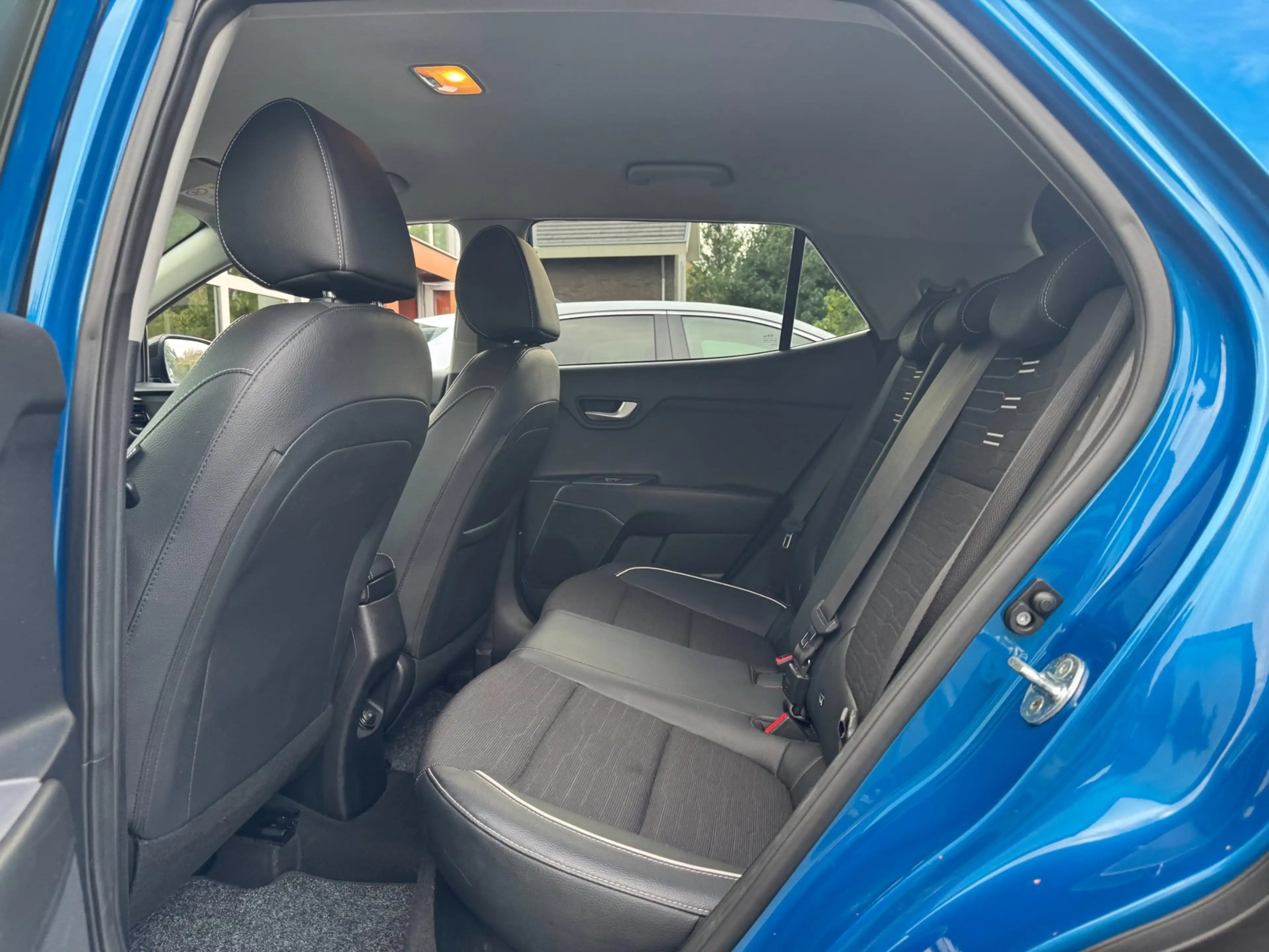 Kia Stonic 1.0 T-GDI MHEV GT-Line sport interieur | Afneembar — photo 15