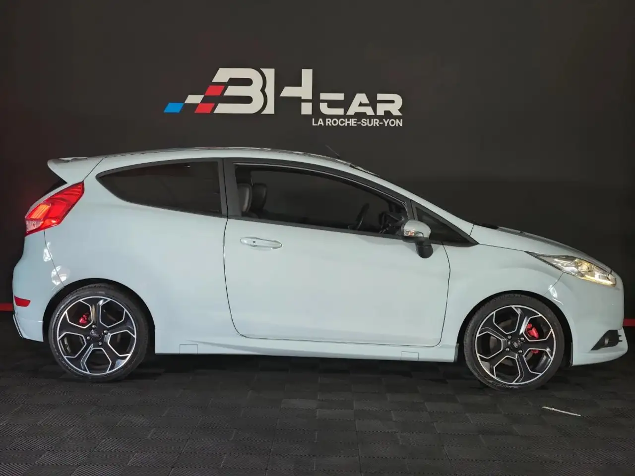 Ford Fiesta 3 portes — photo 3
