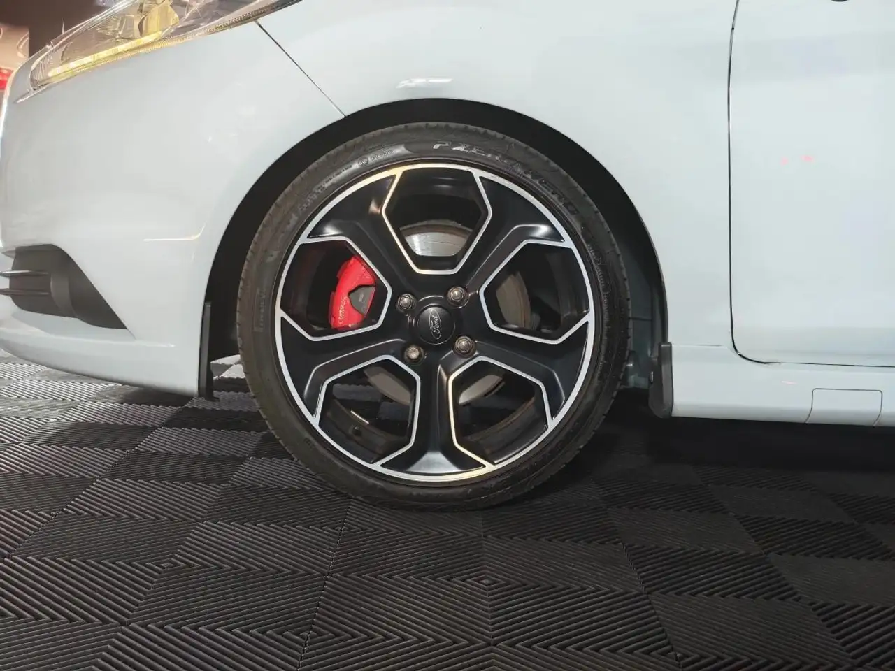 Ford Fiesta 3 portes — photo 24