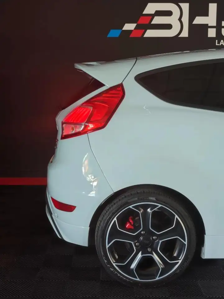 Ford Fiesta 3 portes — photo 8