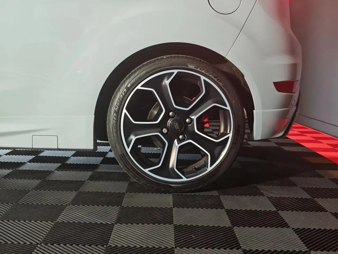 Ford Fiesta 3 portes — photo 27