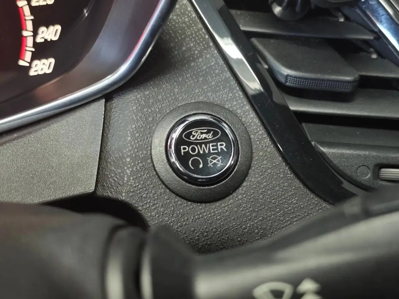 Ford Fiesta 3 portes — photo 14
