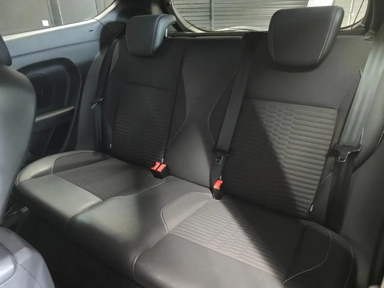 Ford Fiesta 3 portes — photo 22