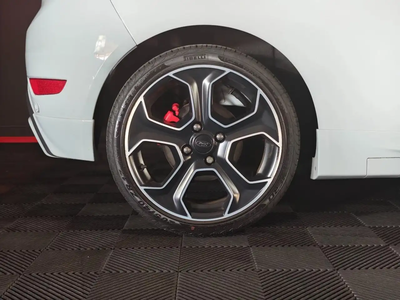 Ford Fiesta 3 portes — photo 26