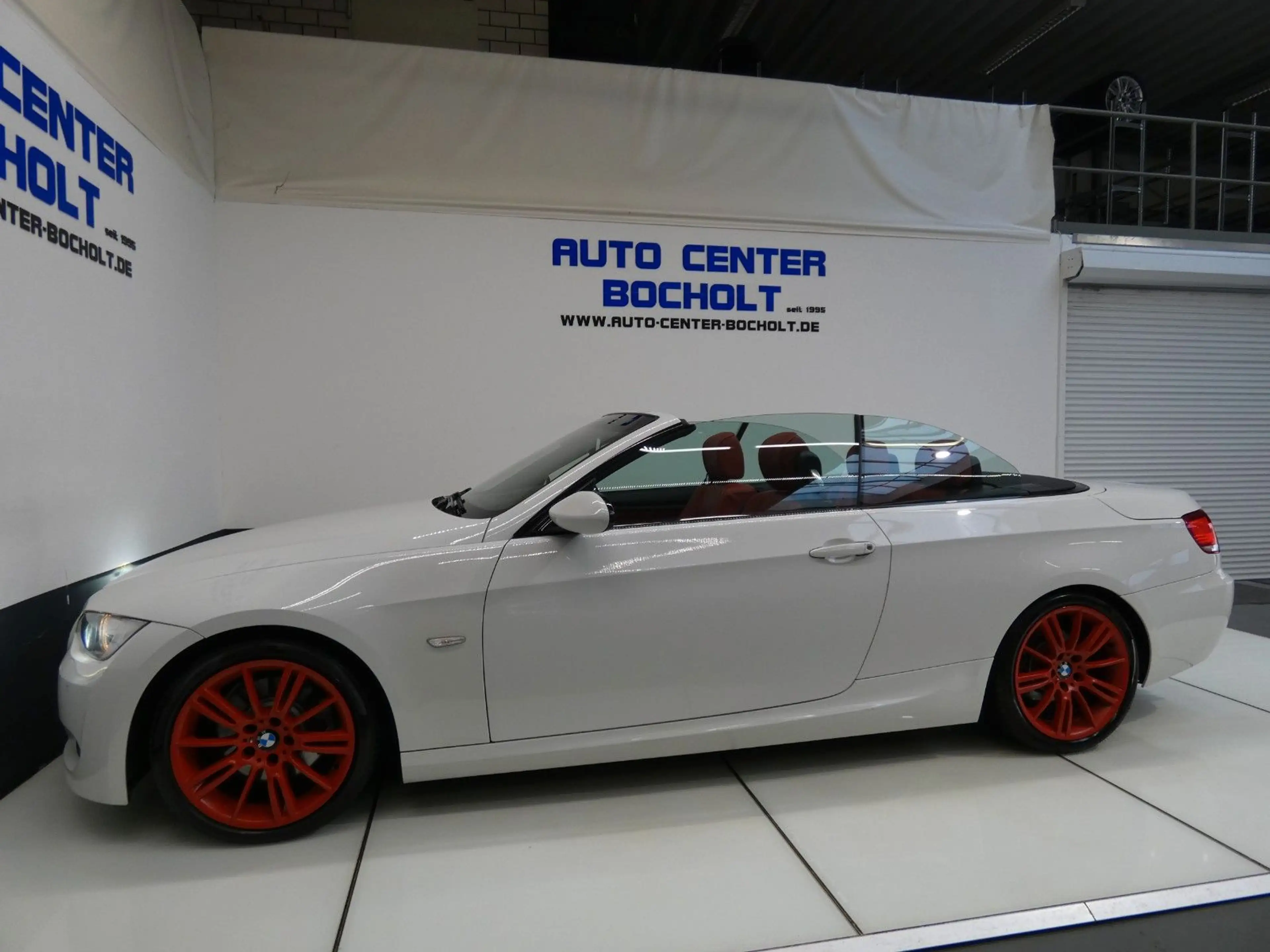 BMW 325 i*Aut*M Sportpaket*NaviProf*Xenon*HiFi*PDC — photo 4