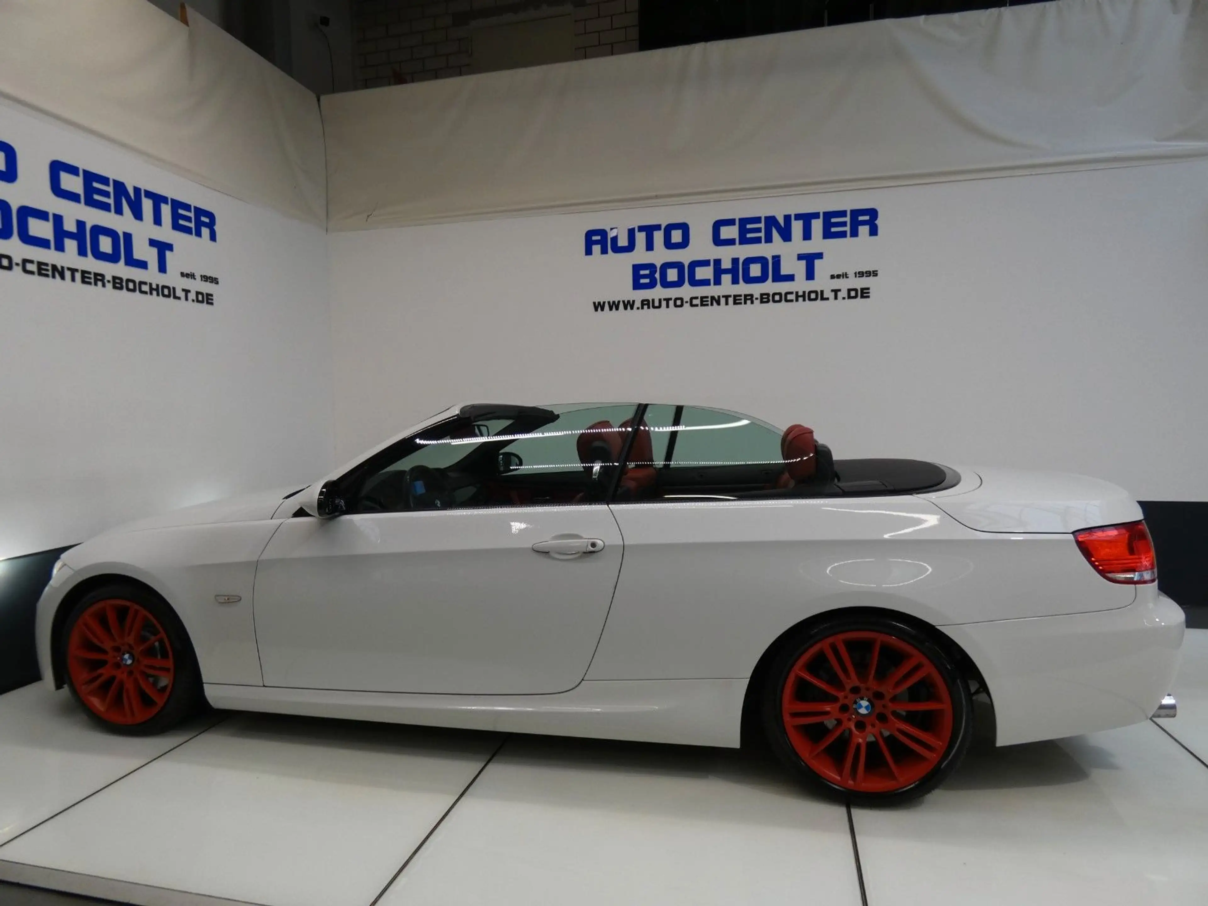 BMW 325 i*Aut*M Sportpaket*NaviProf*Xenon*HiFi*PDC — photo 14
