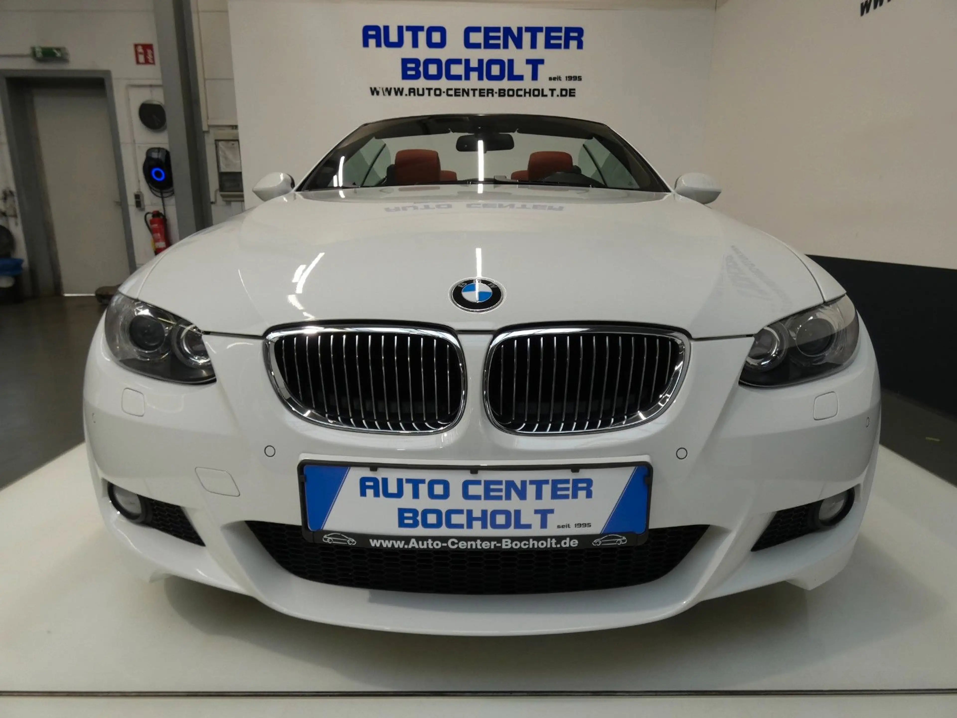 BMW 325 i*Aut*M Sportpaket*NaviProf*Xenon*HiFi*PDC