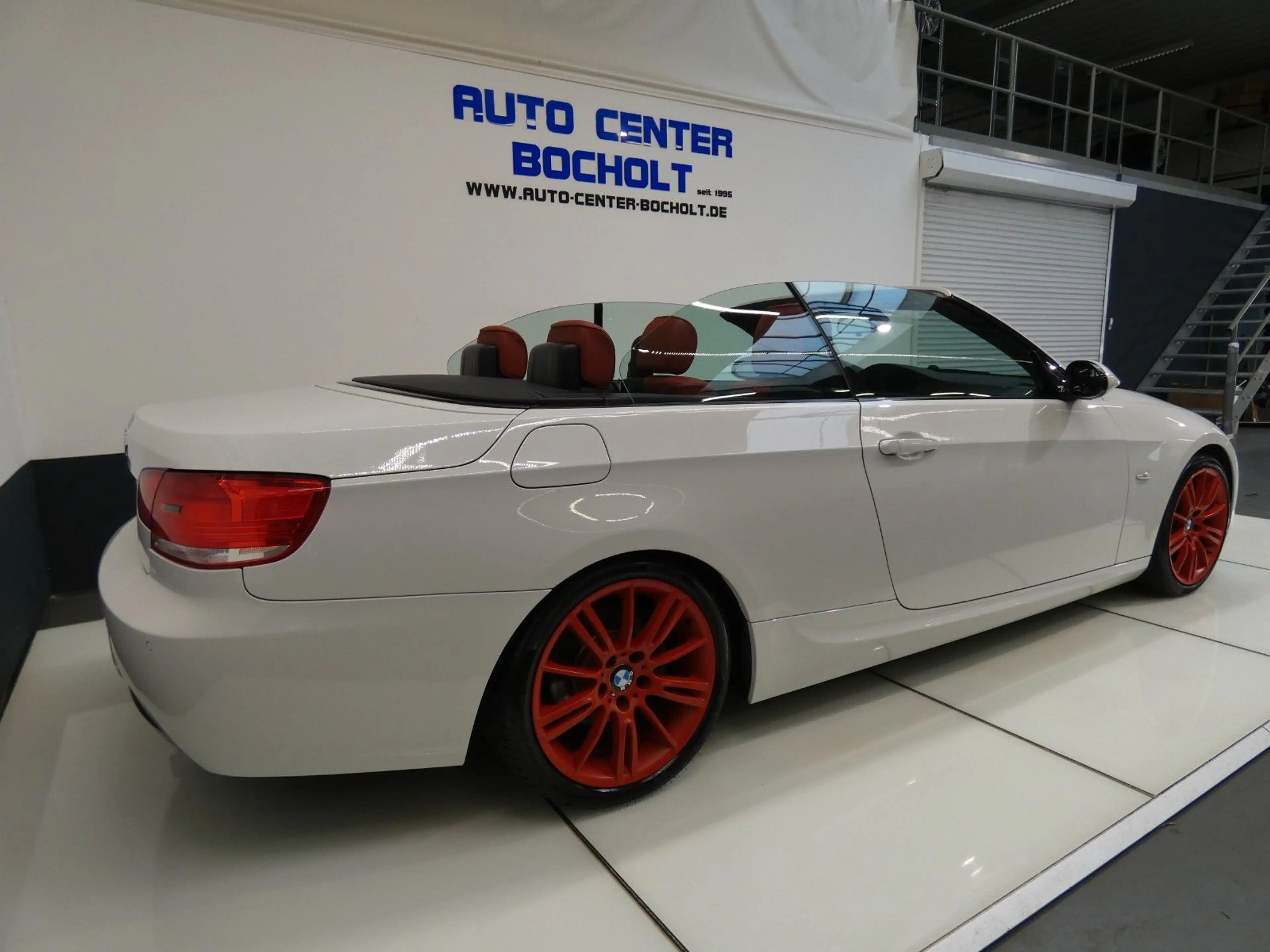 BMW 325 i*Aut*M Sportpaket*NaviProf*Xenon*HiFi*PDC — photo 9