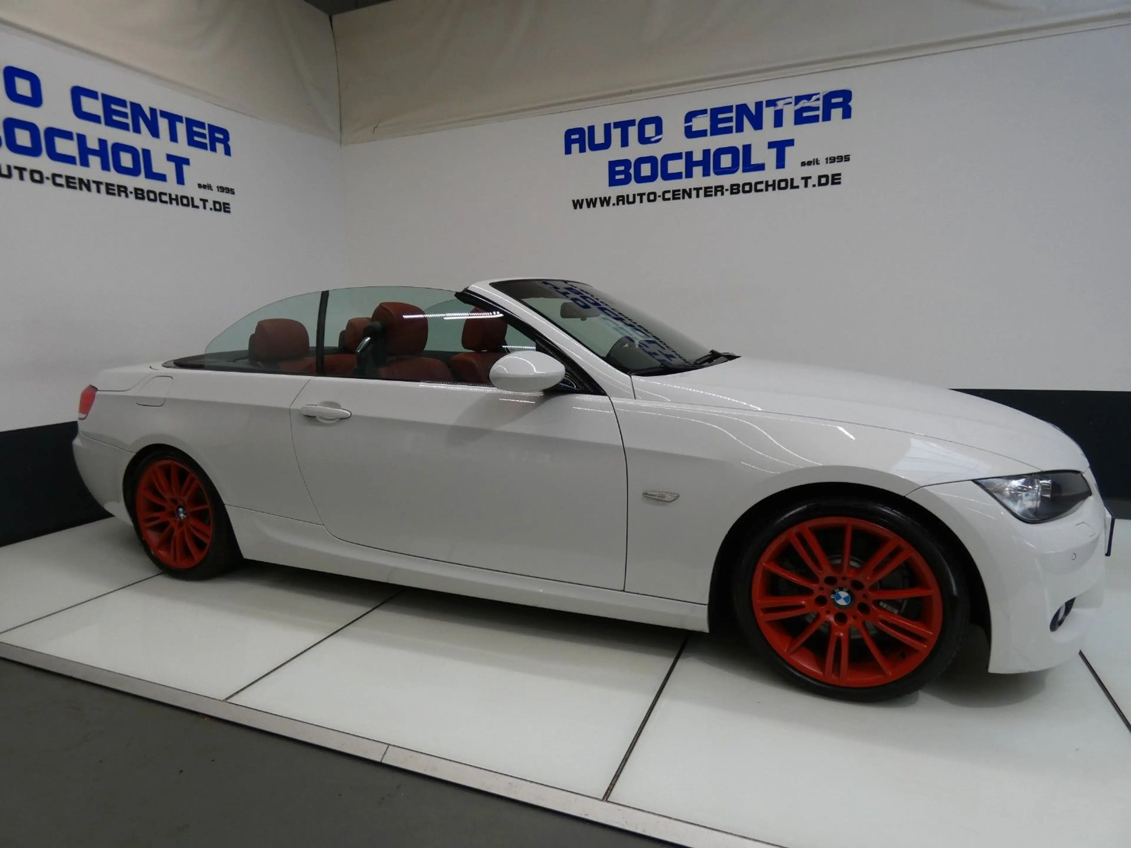 BMW 325 i*Aut*M Sportpaket*NaviProf*Xenon*HiFi*PDC — photo 3