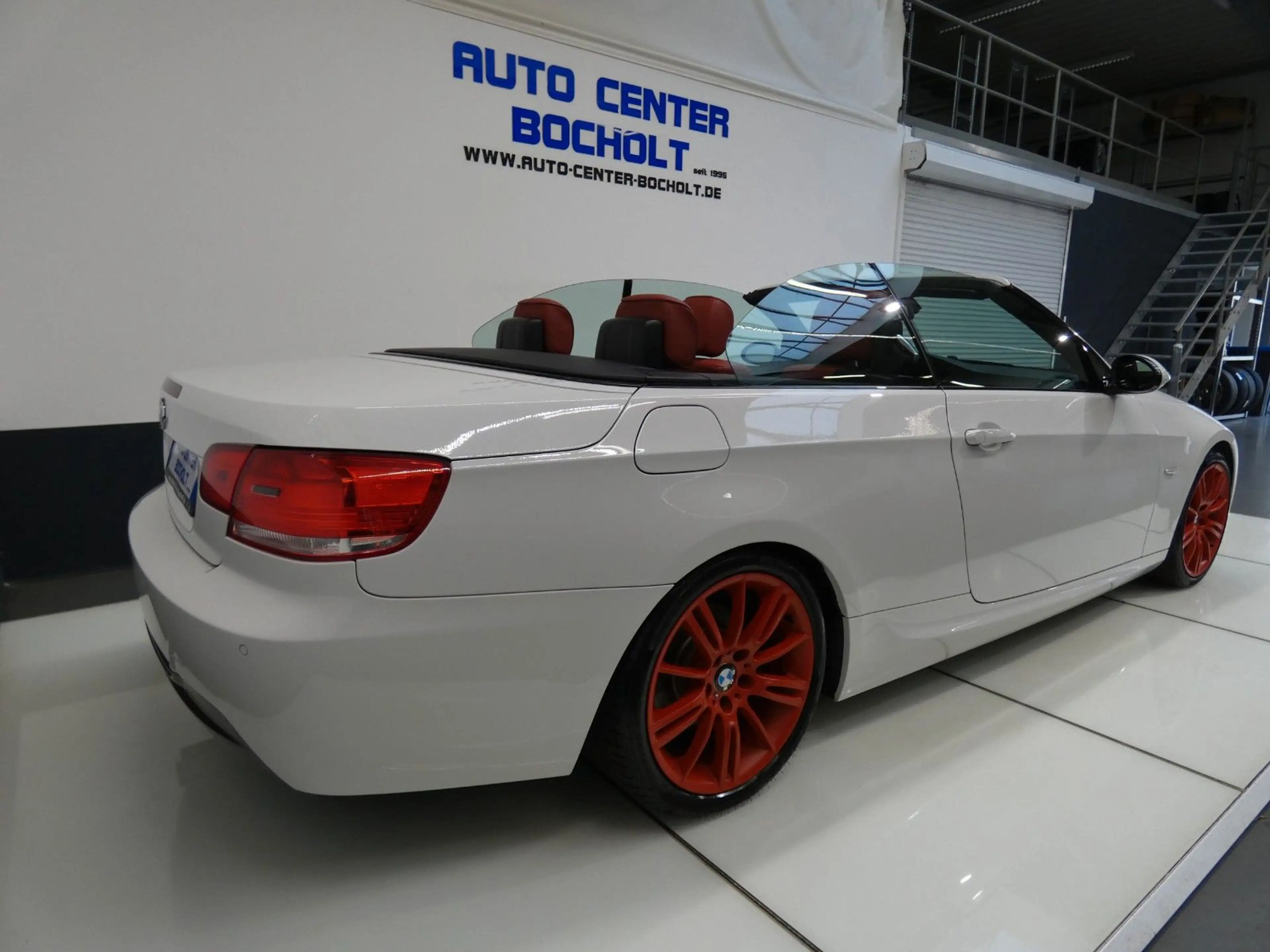 BMW 325 i*Aut*M Sportpaket*NaviProf*Xenon*HiFi*PDC — photo 10