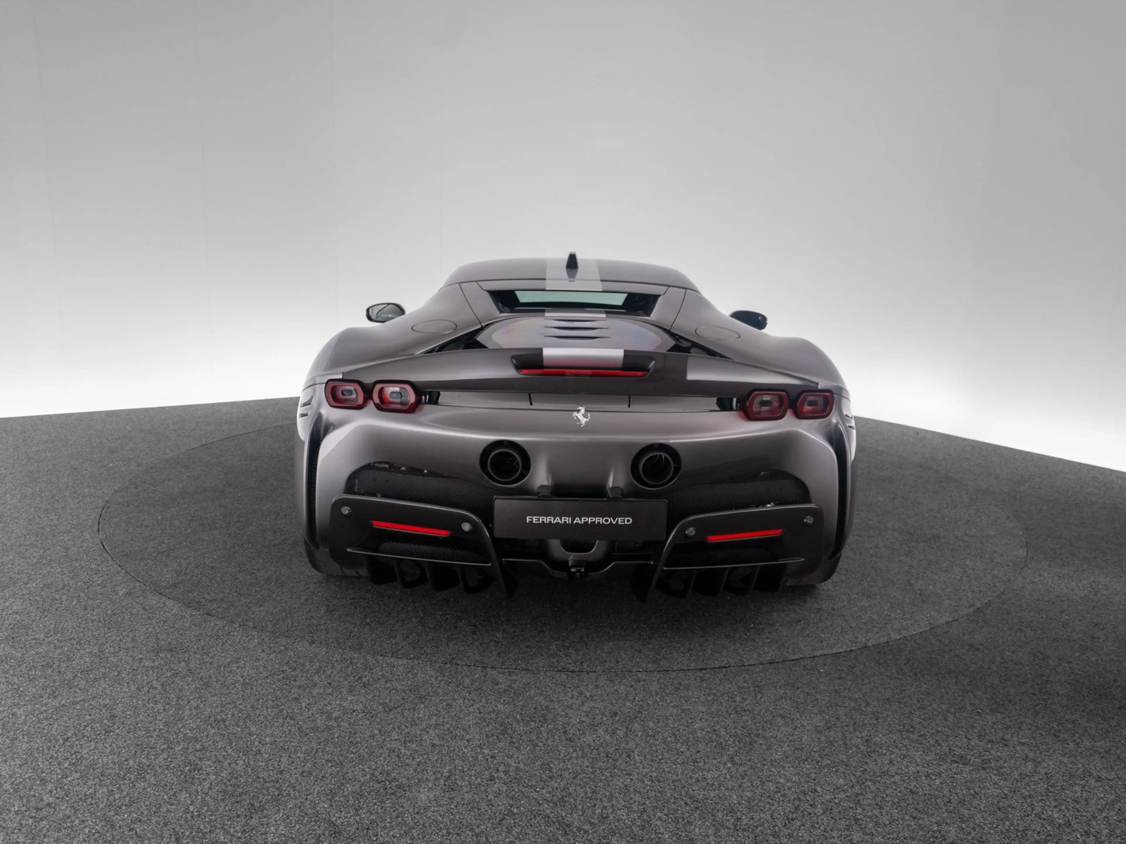 Ferrari SF90 Stradale ASSETTO FIORANO FERRARI SINGEN — photo 3