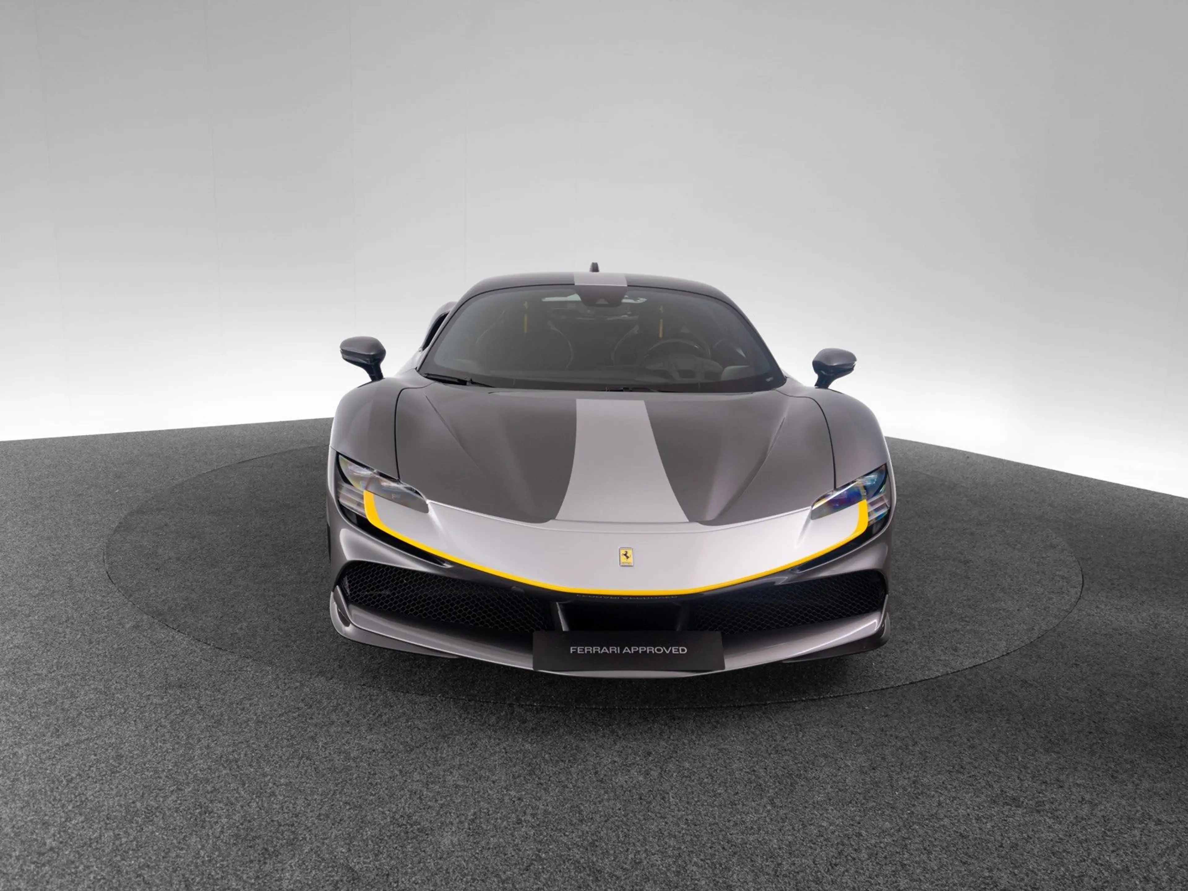Ferrari SF90 Stradale ASSETTO FIORANO FERRARI SINGEN — photo 4