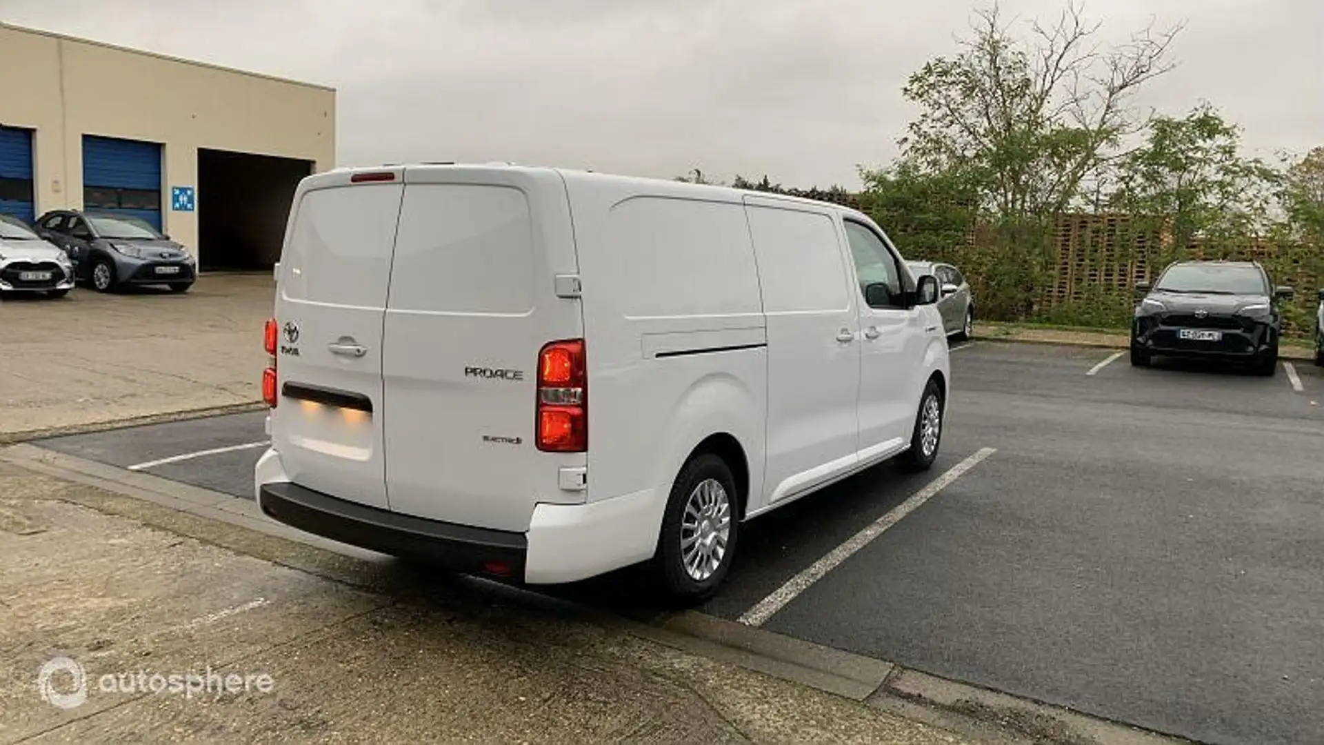 Toyota Proace Long 75kWh Business Electric RC23 - 2