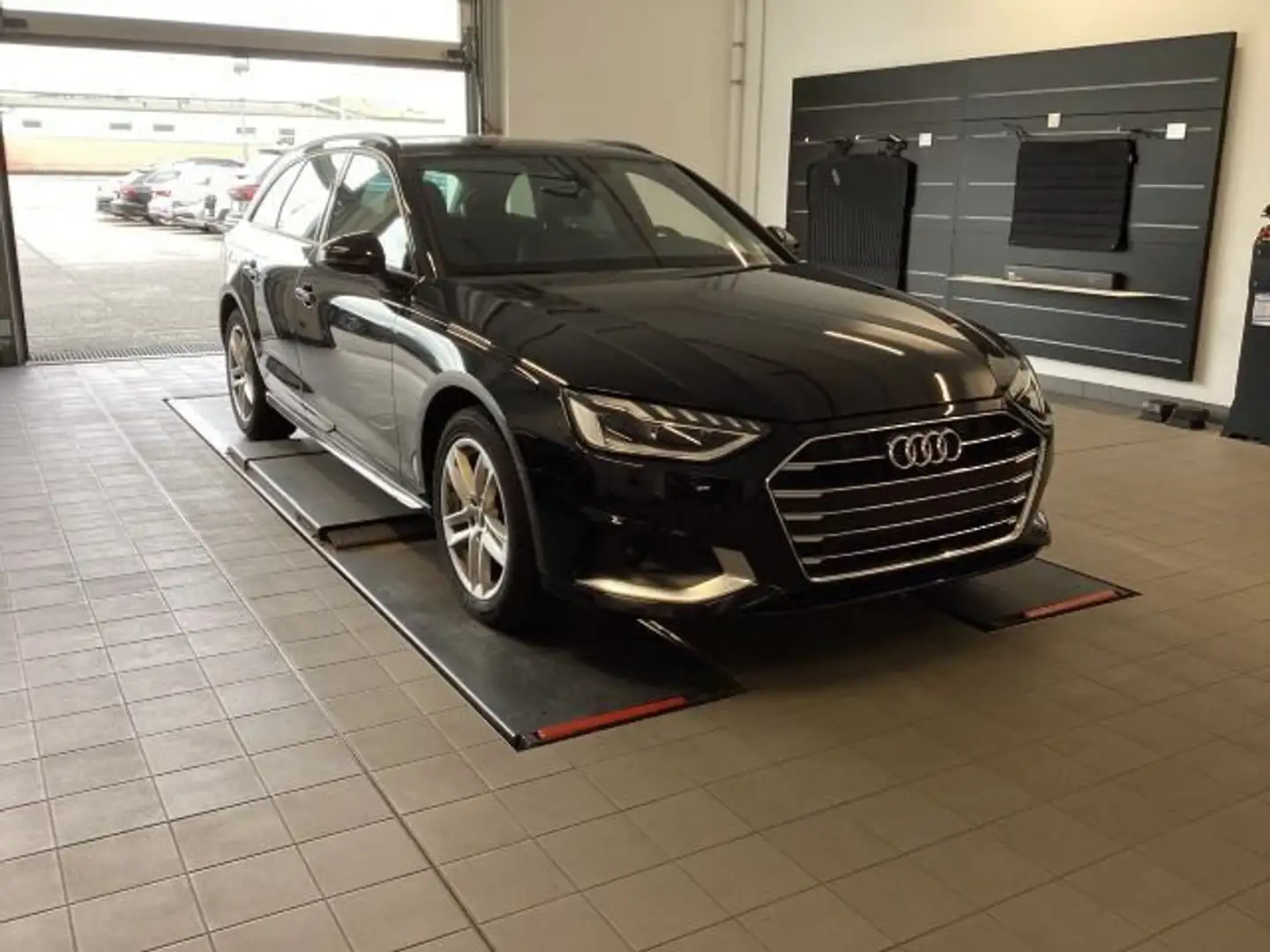 Audi A4 Avant 40 TDI advanced S tronic NAVI/PANO/ACC Schwarz - 2