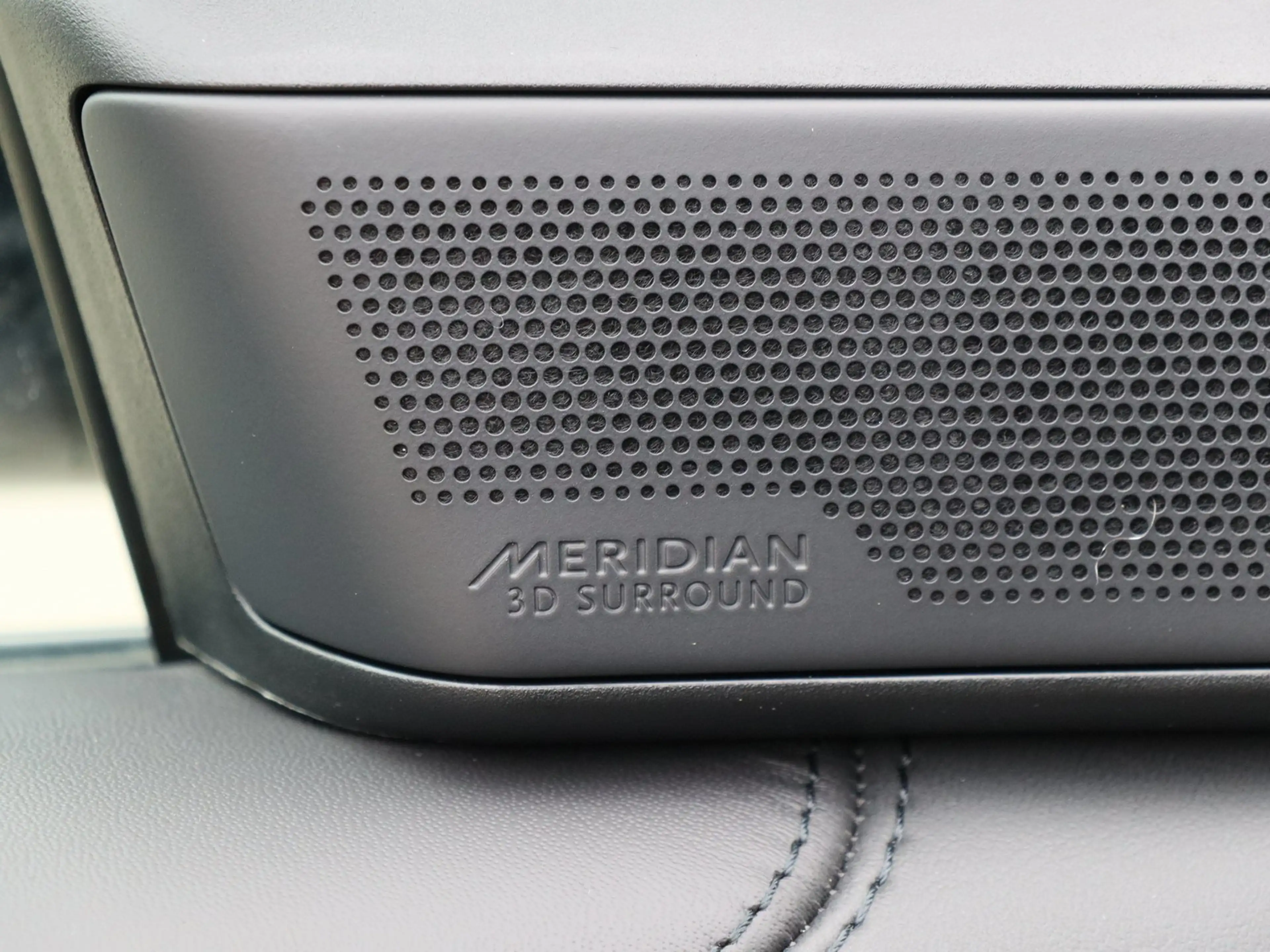 Land Rover Range Rover P460E HSE Plug-In-Hybrid 22"Felgen Gloss Black,... — photo 11
