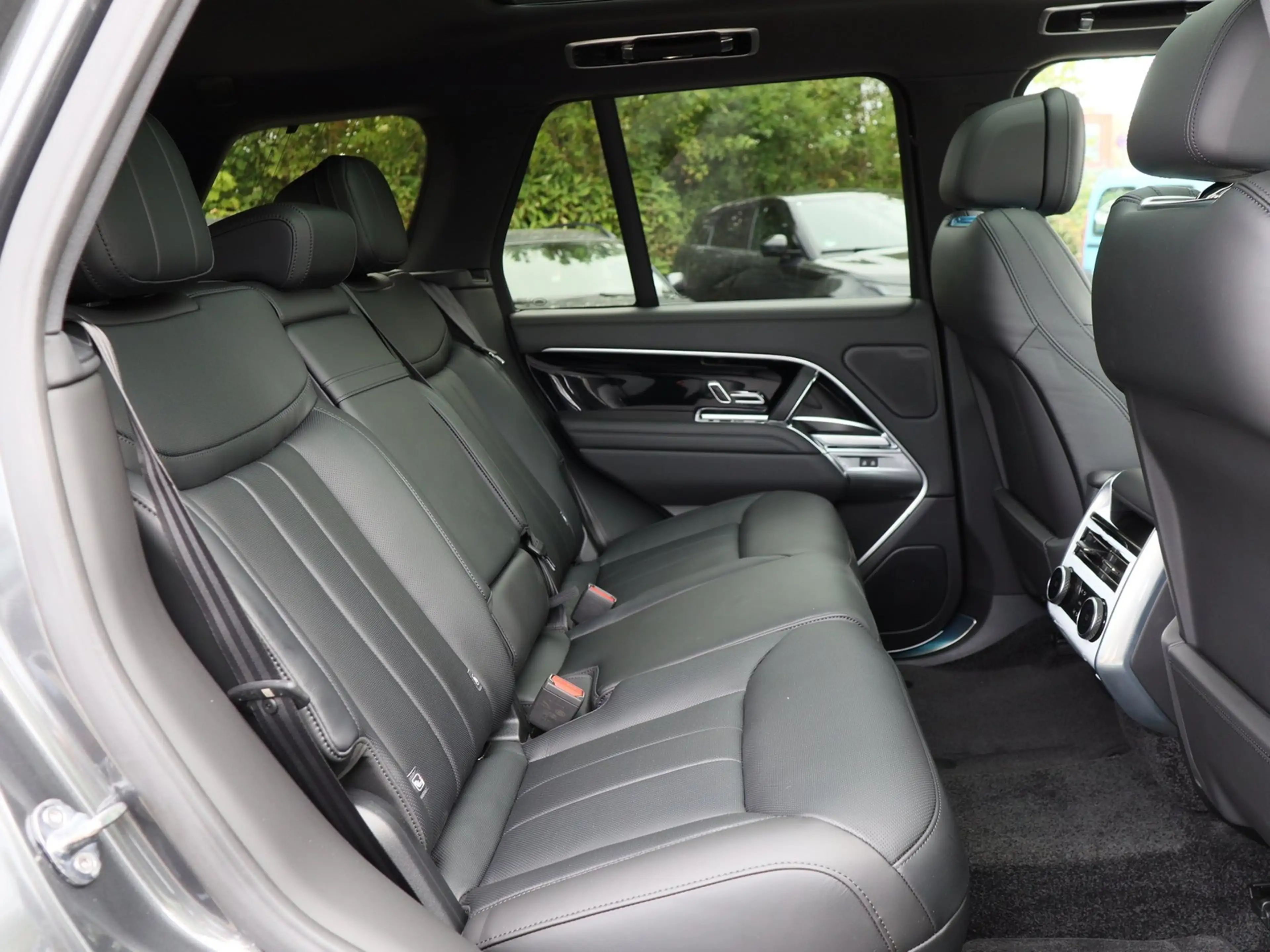Land Rover Range Rover P460E HSE Plug-In-Hybrid 22"Felgen Gloss Black,... — photo 5