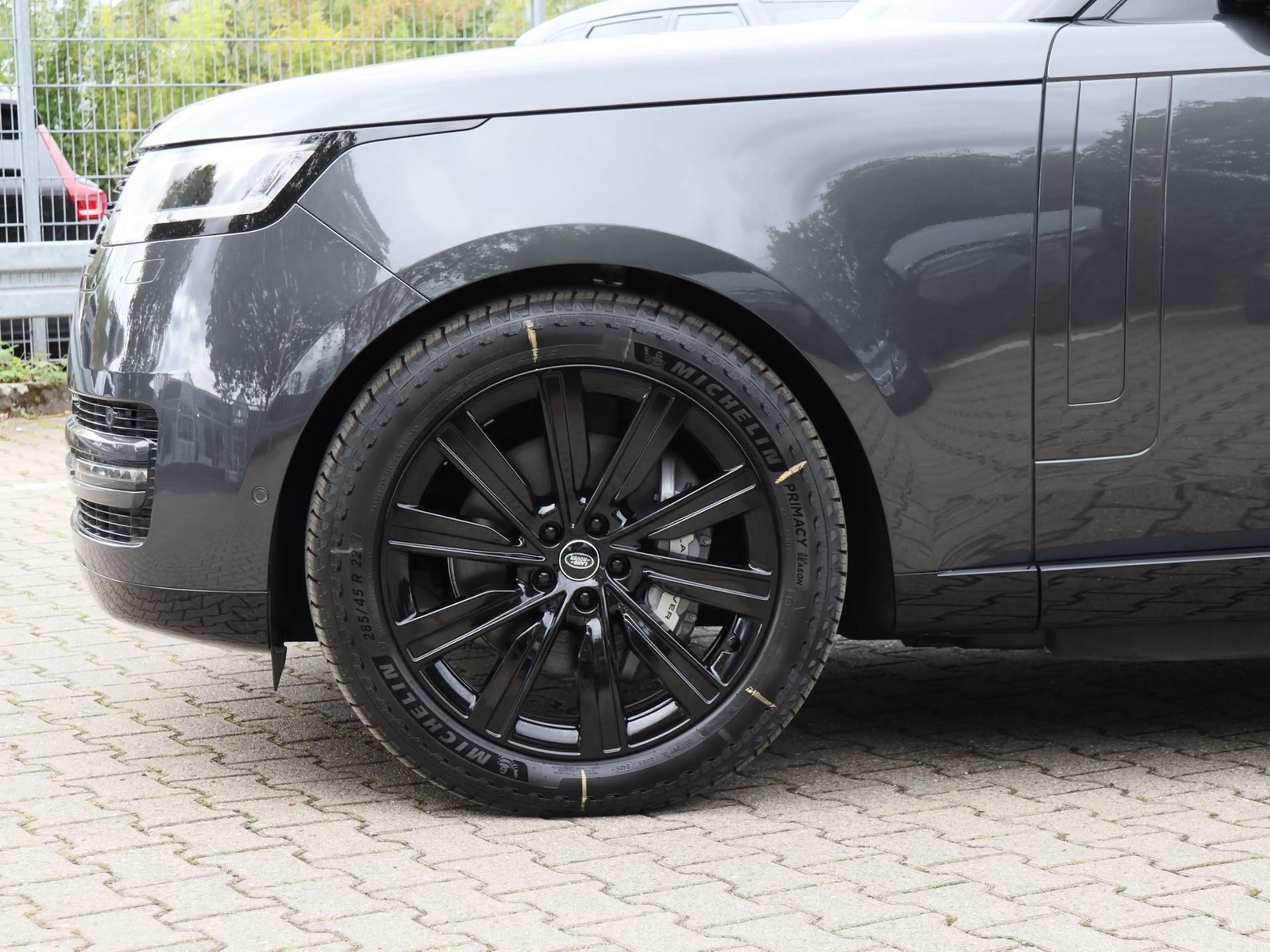 Land Rover Range Rover P460E HSE Plug-In-Hybrid 22"Felgen Gloss Black,... — photo 9