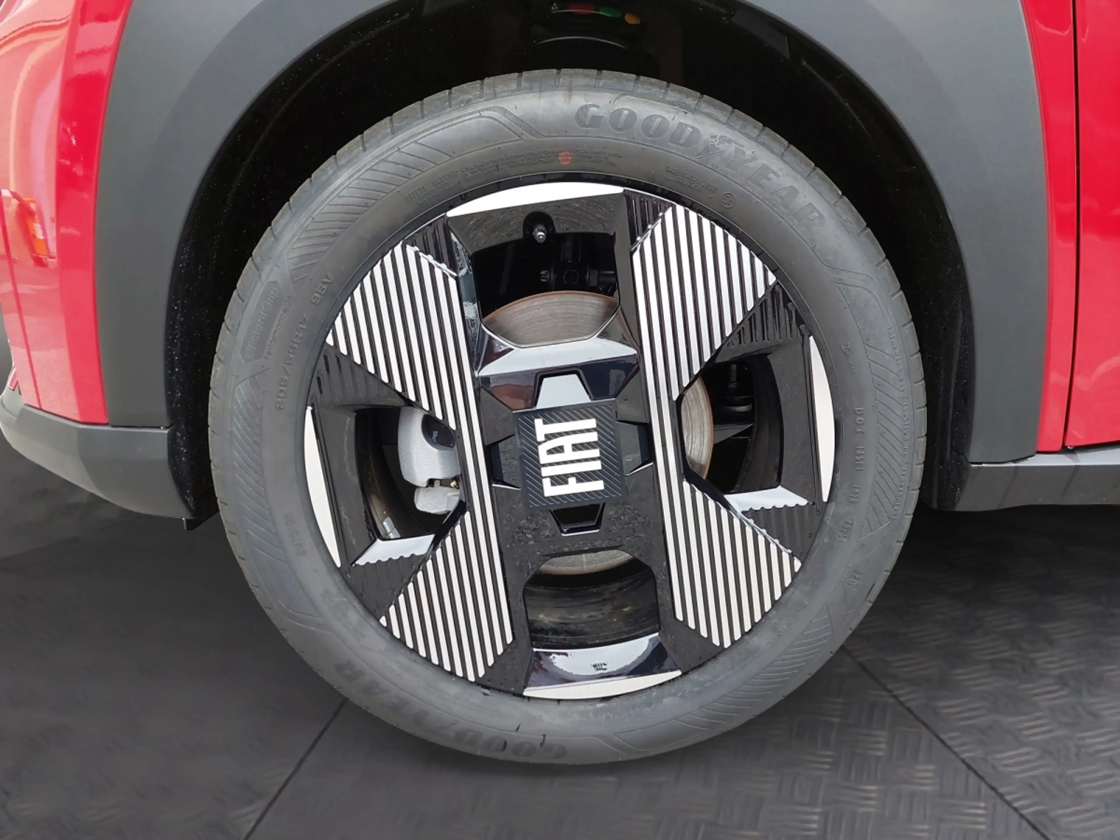Fiat Grande Panda La Prima Hybrid — photo 13