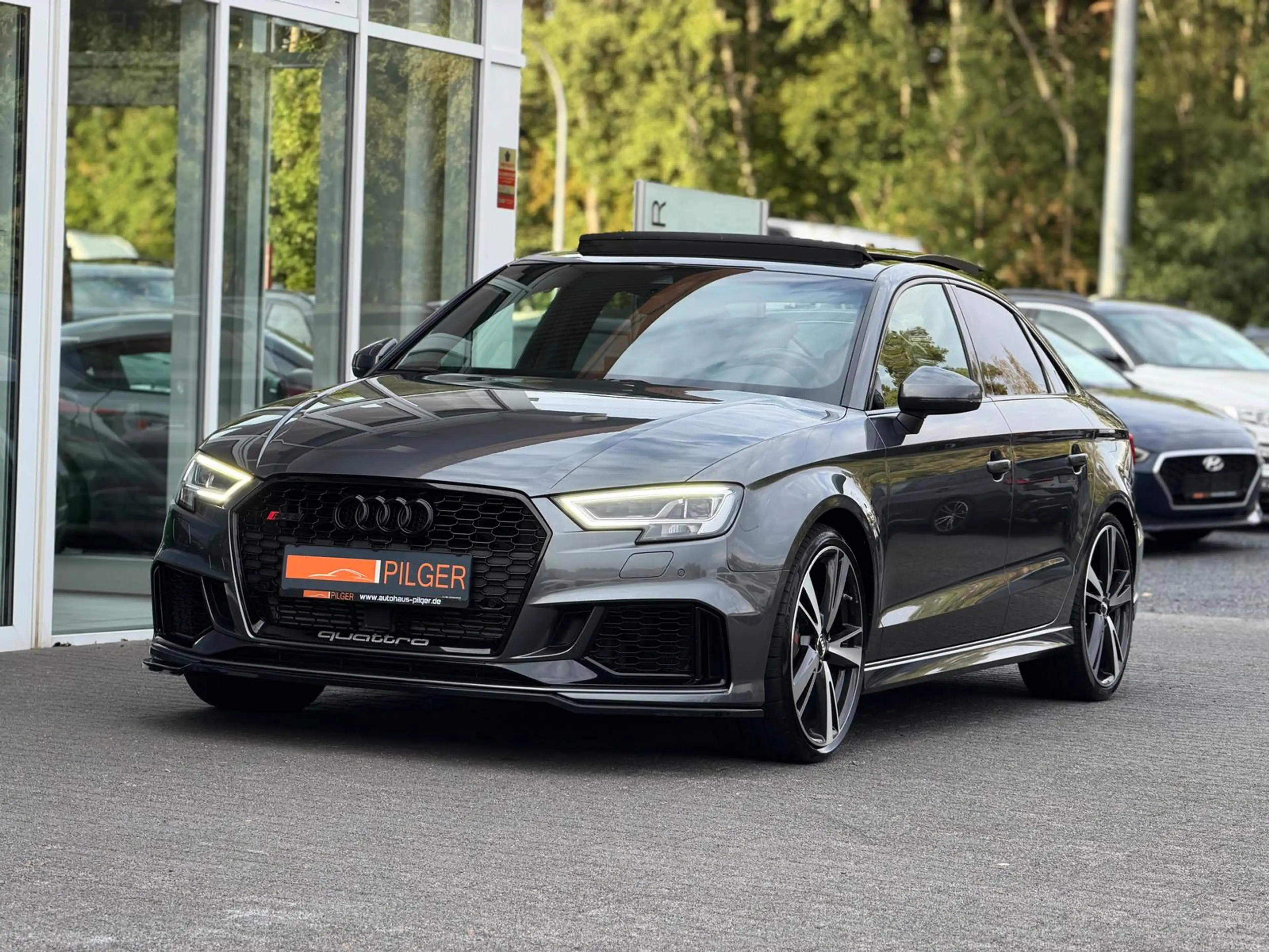 Audi RS3 Limo*B&O*Matrix*Pano*APR*Schale*Digital*ACC — photo 2