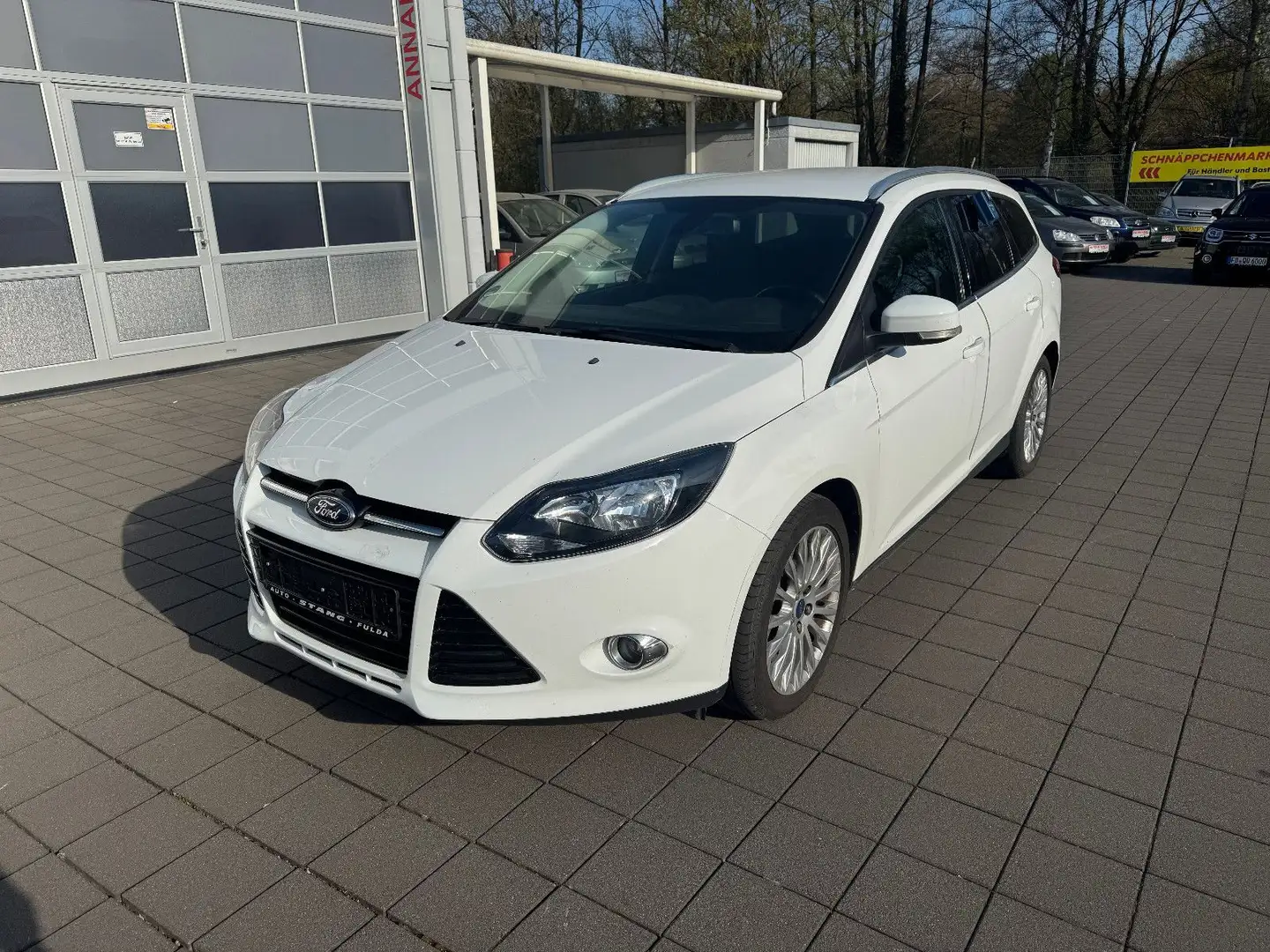 Ford Focus Turnier**BLUETOOTH+SITZHEIZUNG+AHK** White - 1