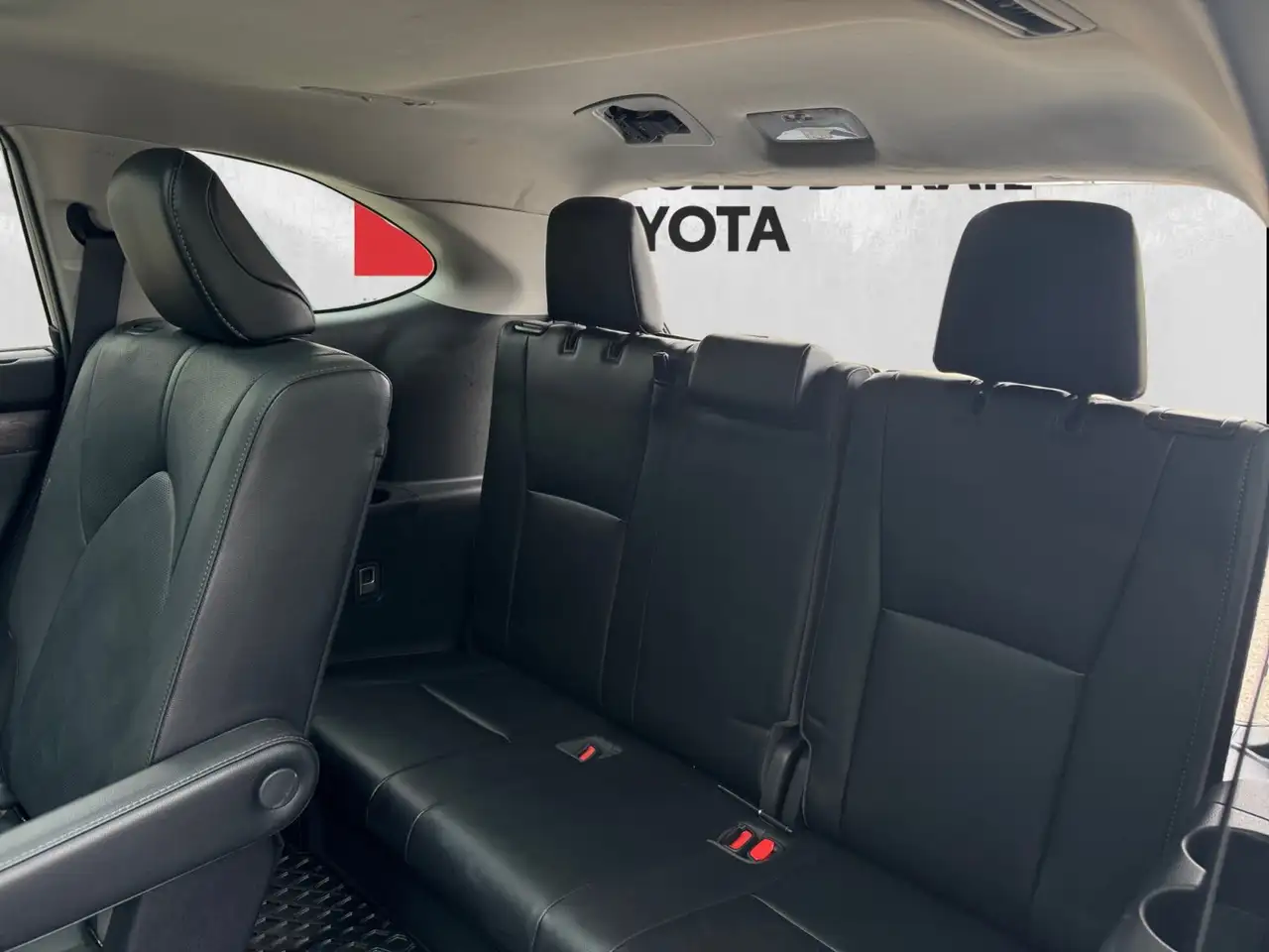 Toyota Highlander снимка Toyota Highlander