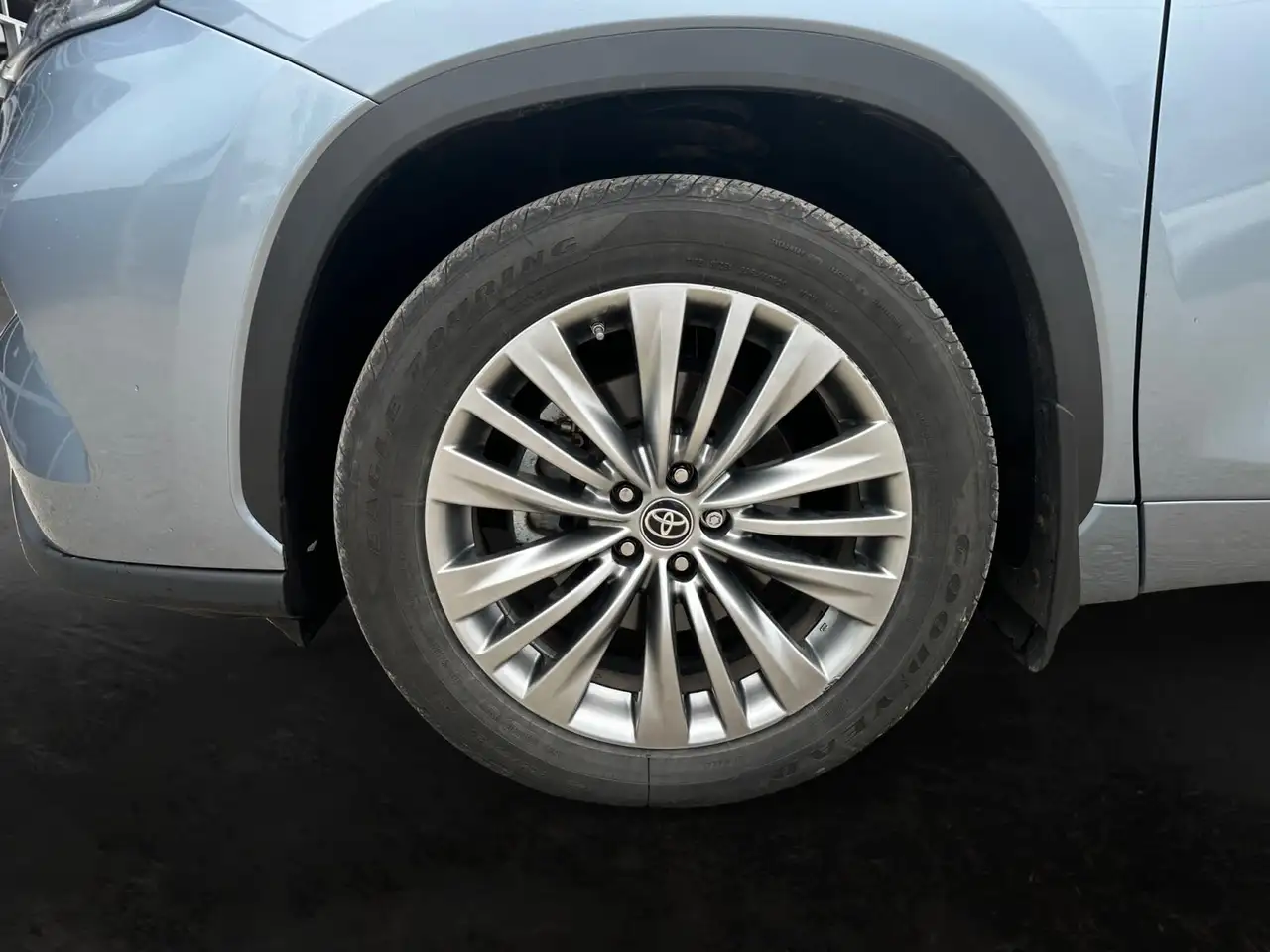 Toyota Highlander снимка Toyota Highlander