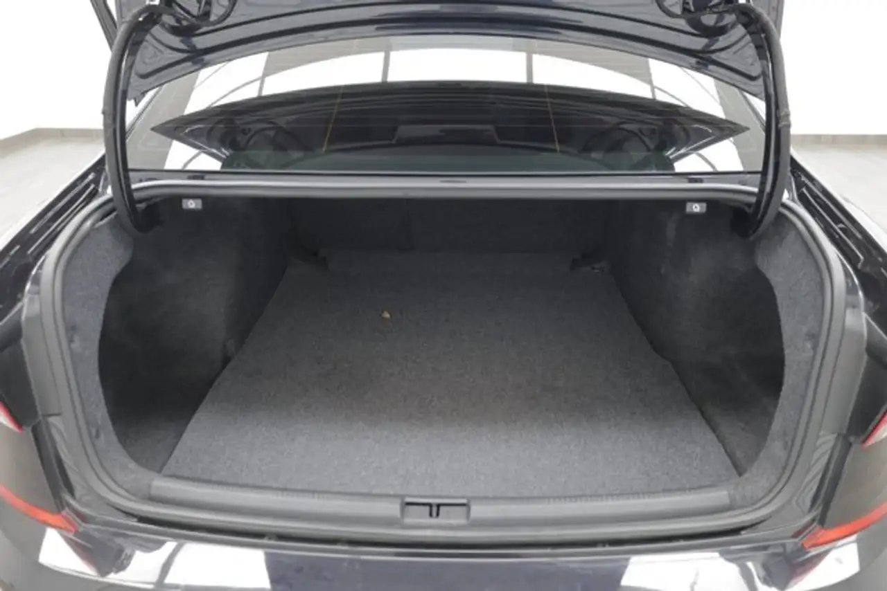 Volkswagen Passat photo Volkswagen Passat