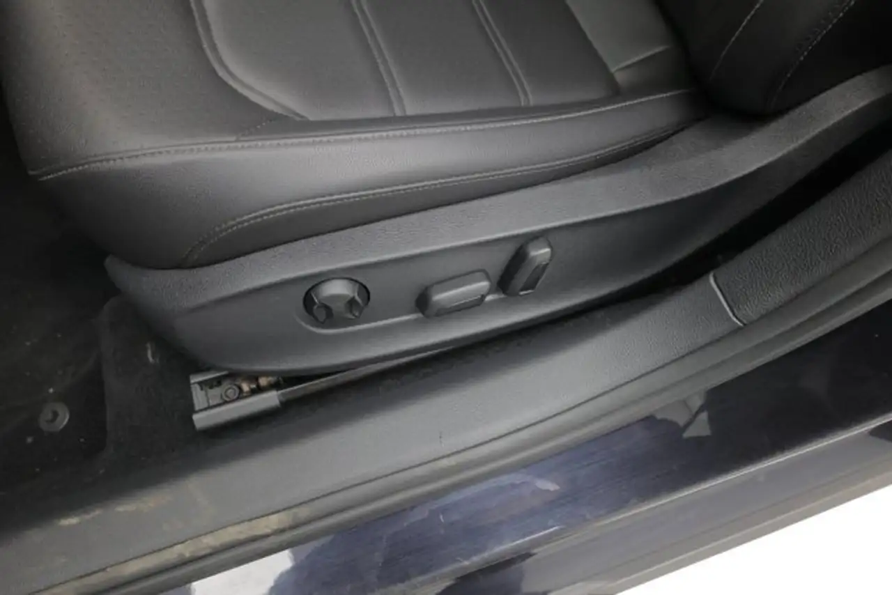 Volkswagen Passat photo Volkswagen Passat