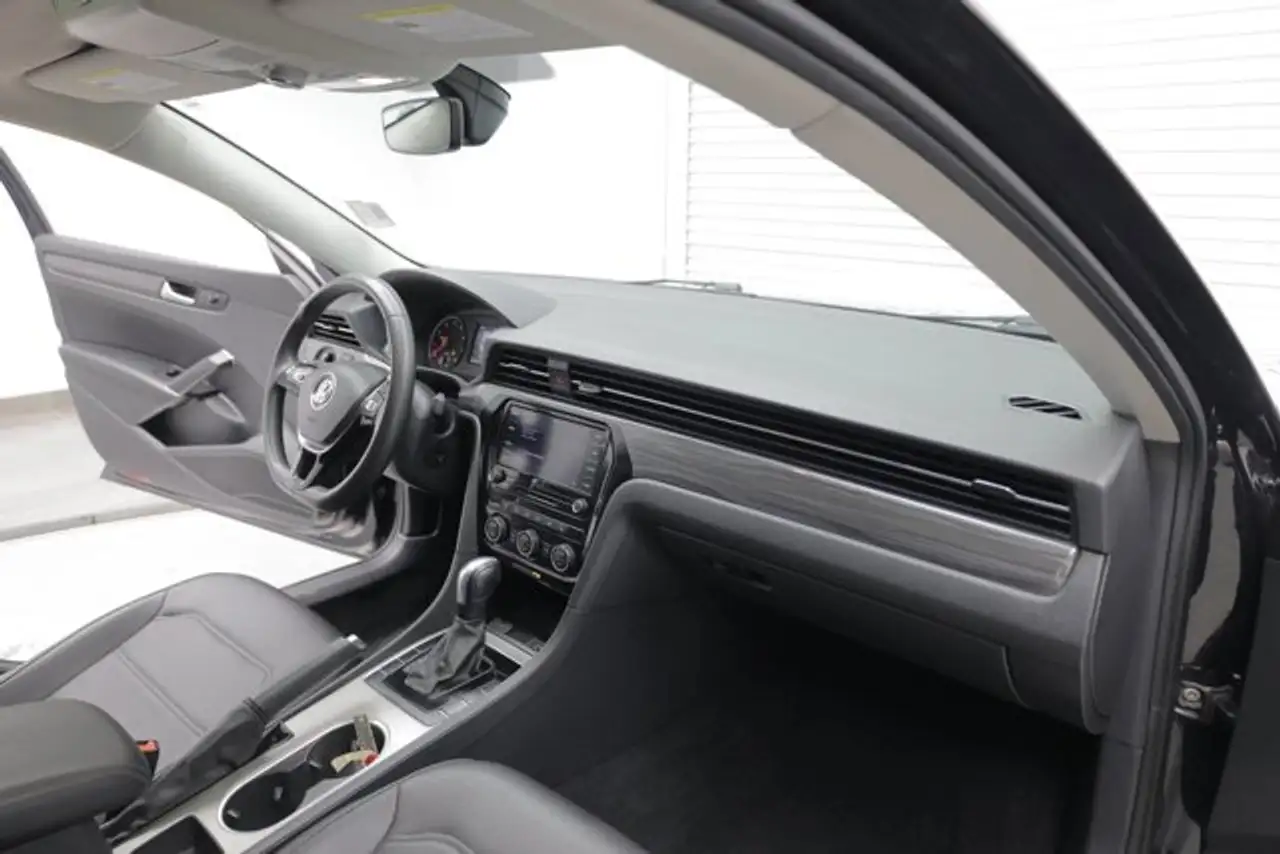 Volkswagen Passat photo Volkswagen Passat