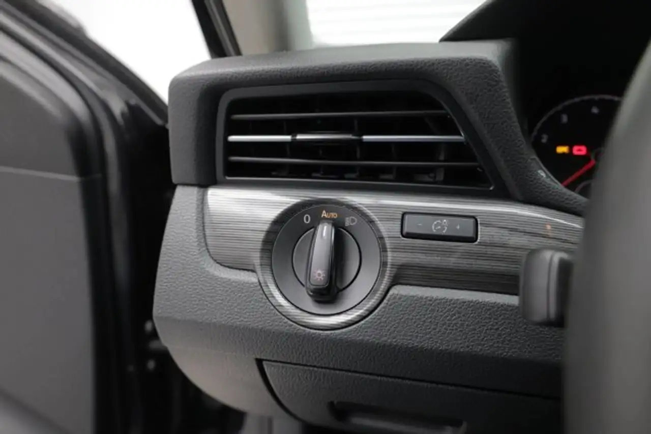 Volkswagen Passat photo Volkswagen Passat