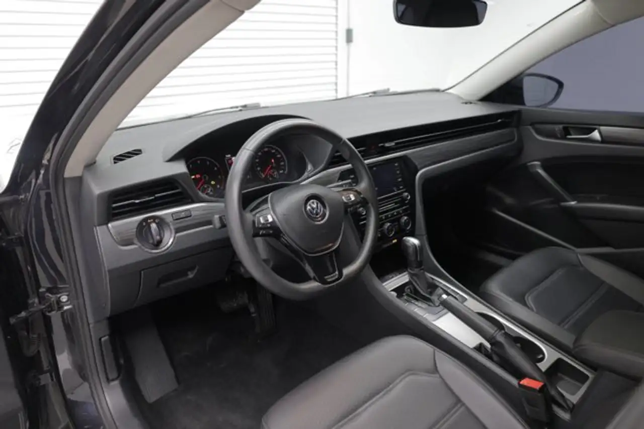 Volkswagen Passat photo Volkswagen Passat