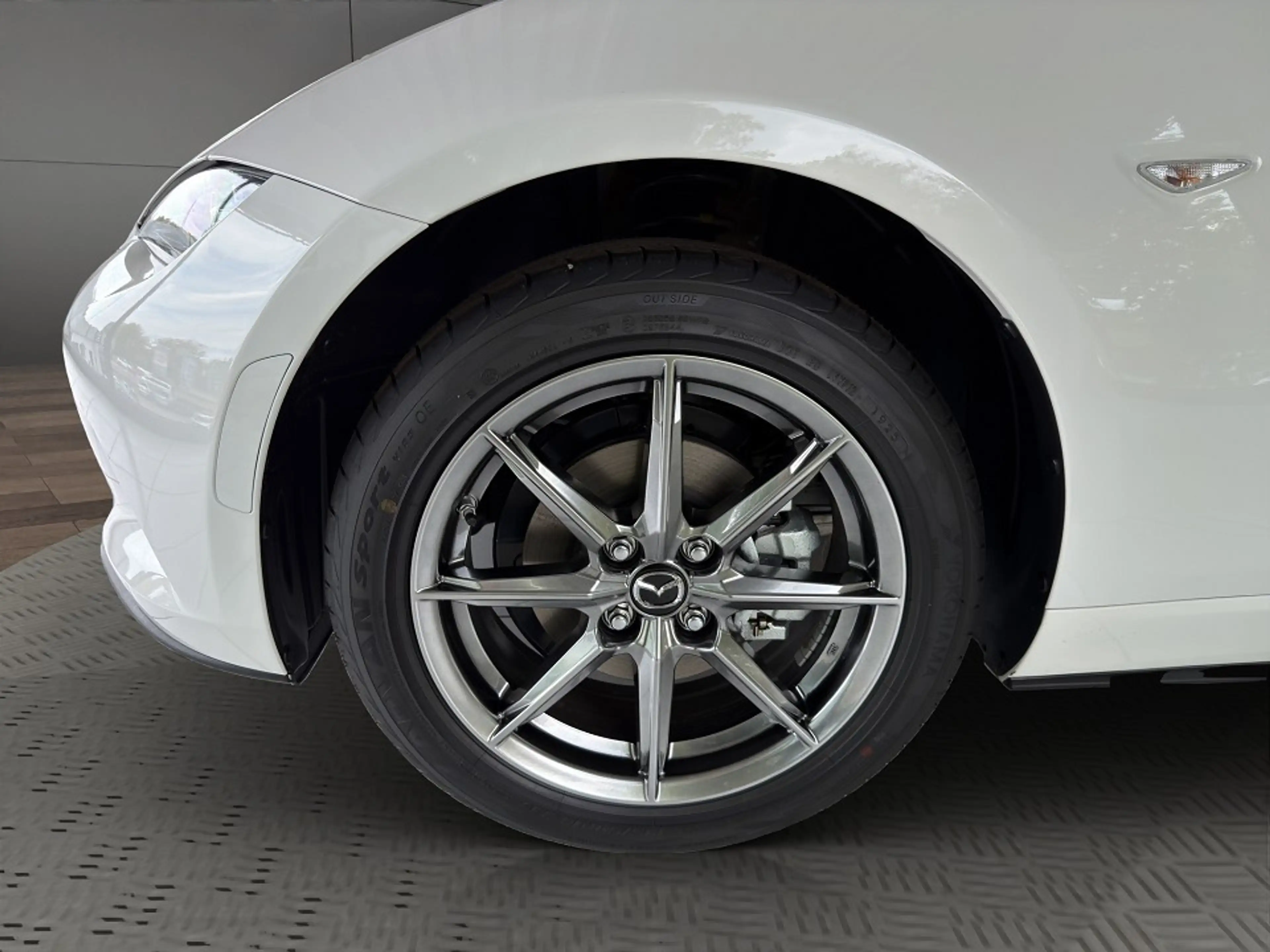 Mazda MX-5 1.5L SKYACTIV-G 132 Exclusive-line — photo 6