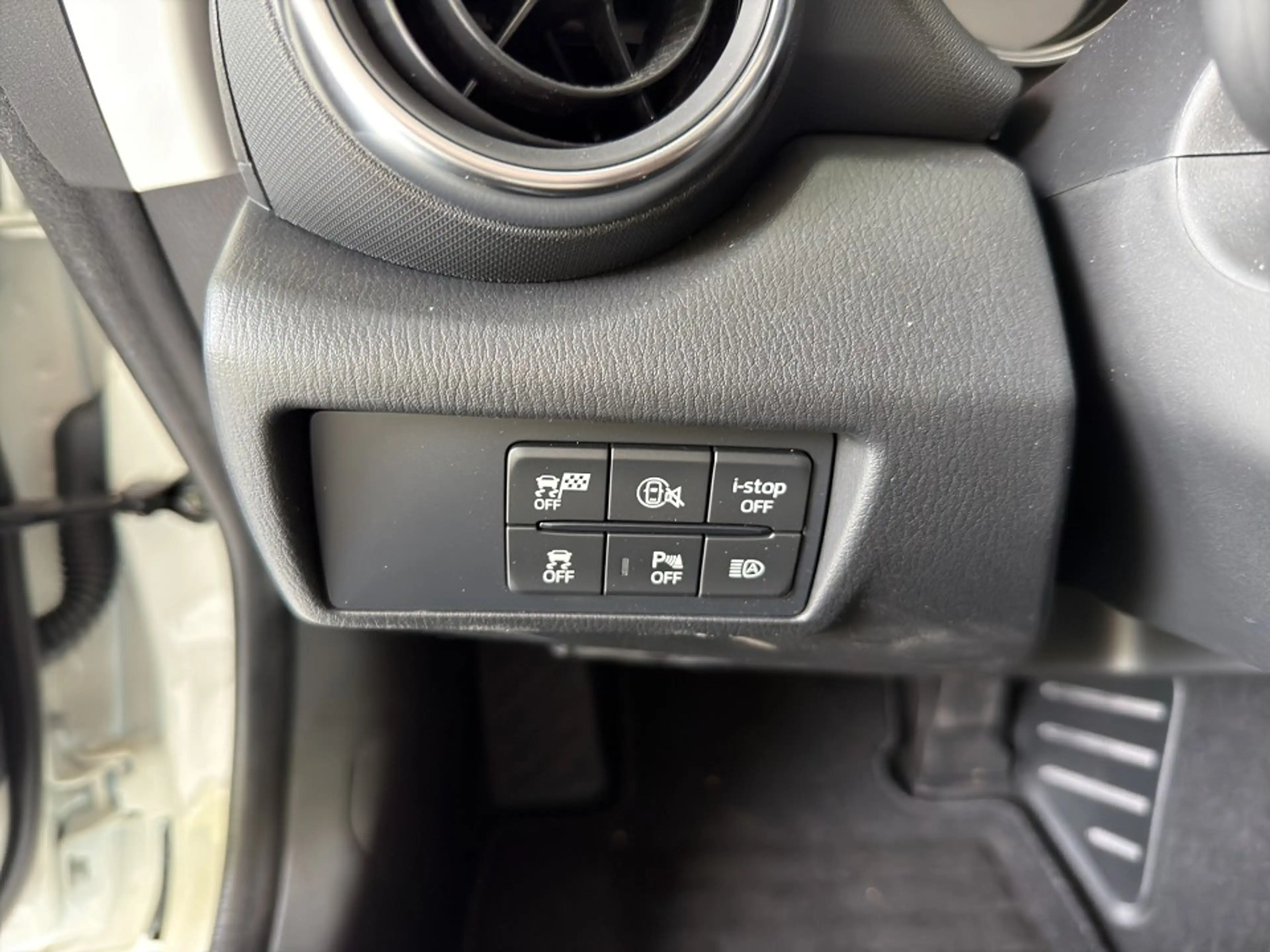 Mazda MX-5 1.5L SKYACTIV-G 132 Exclusive-line — photo 14