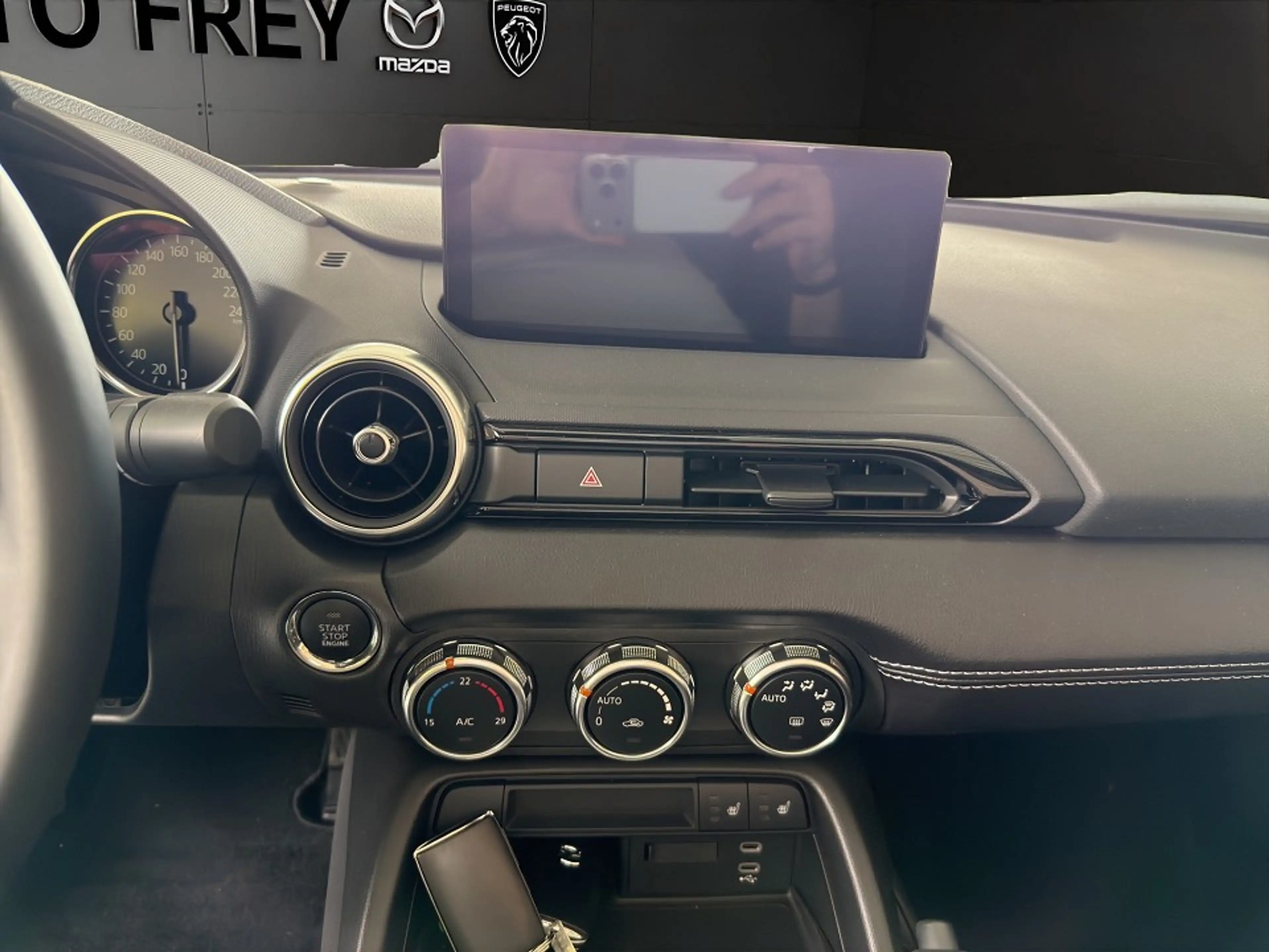 Mazda MX-5 1.5L SKYACTIV-G 132 Exclusive-line — photo 9