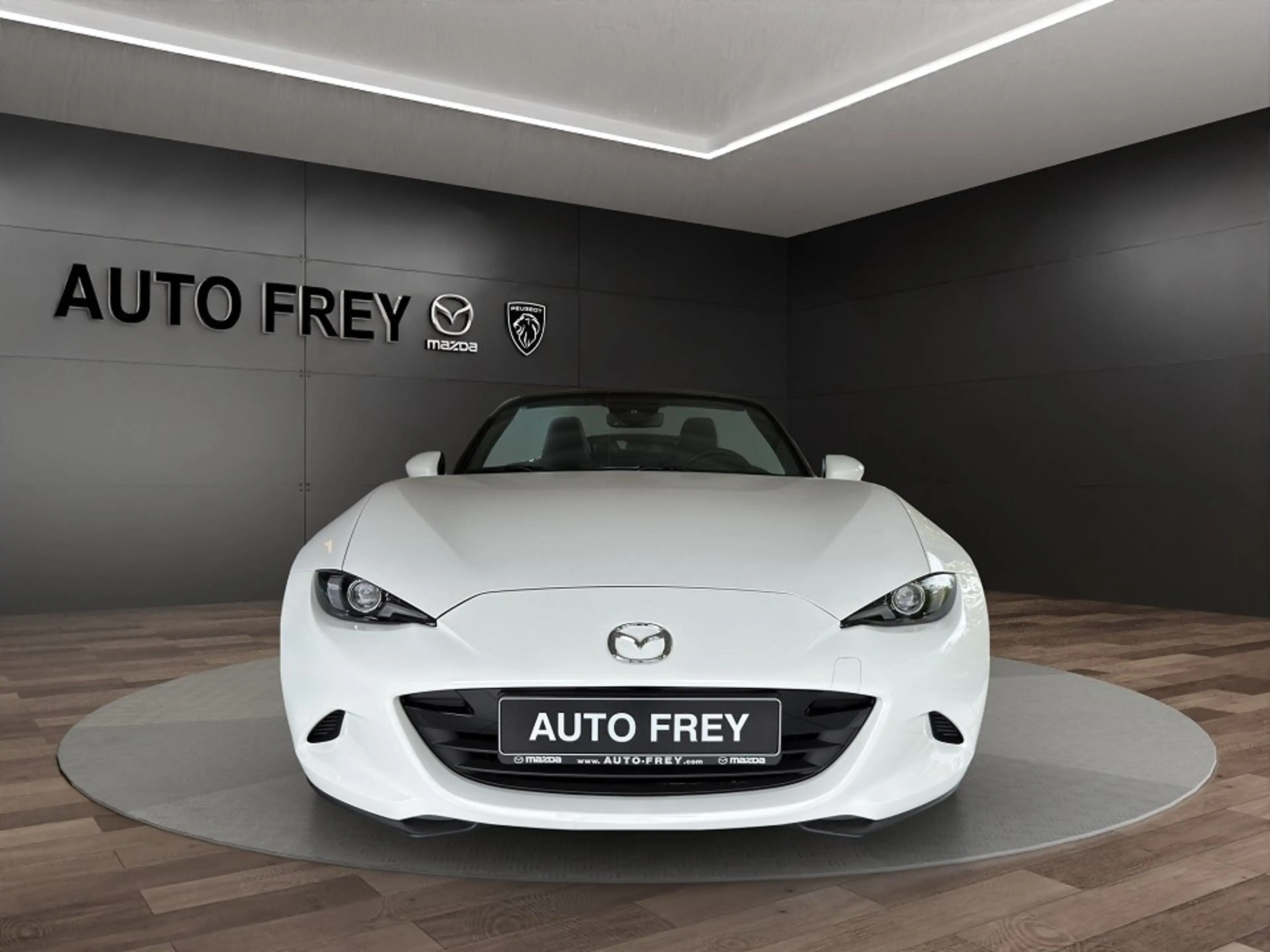 Mazda MX-5 1.5L SKYACTIV-G 132 Exclusive-line — photo 5