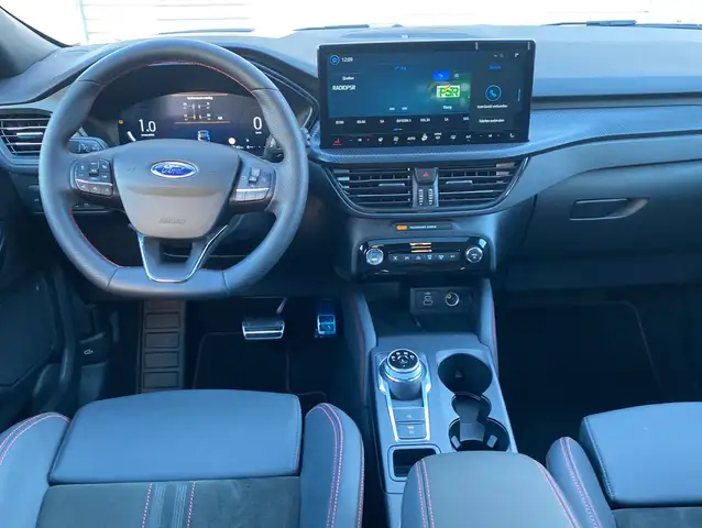 Ford Kuga view 3