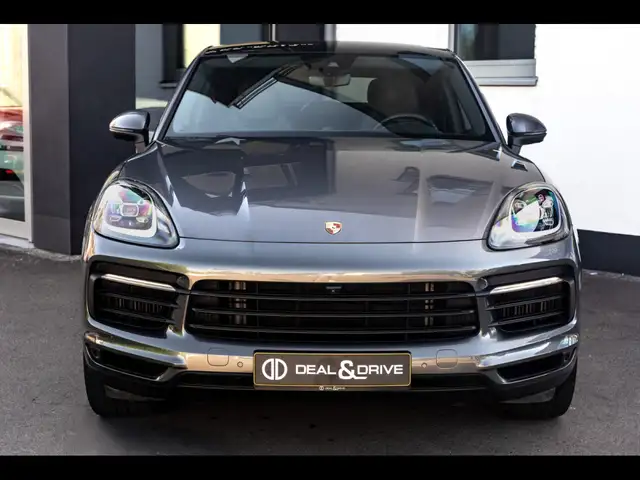 Porsche Cayenne view 5