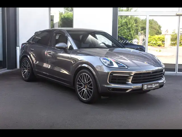 Porsche Cayenne view 6