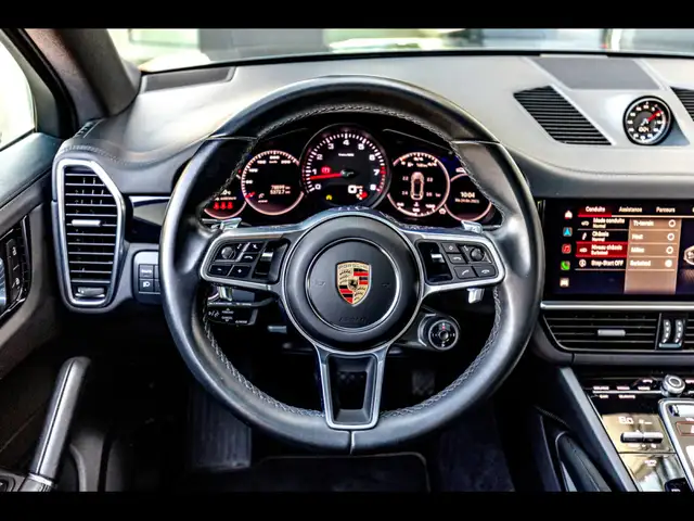 Porsche Cayenne view 12