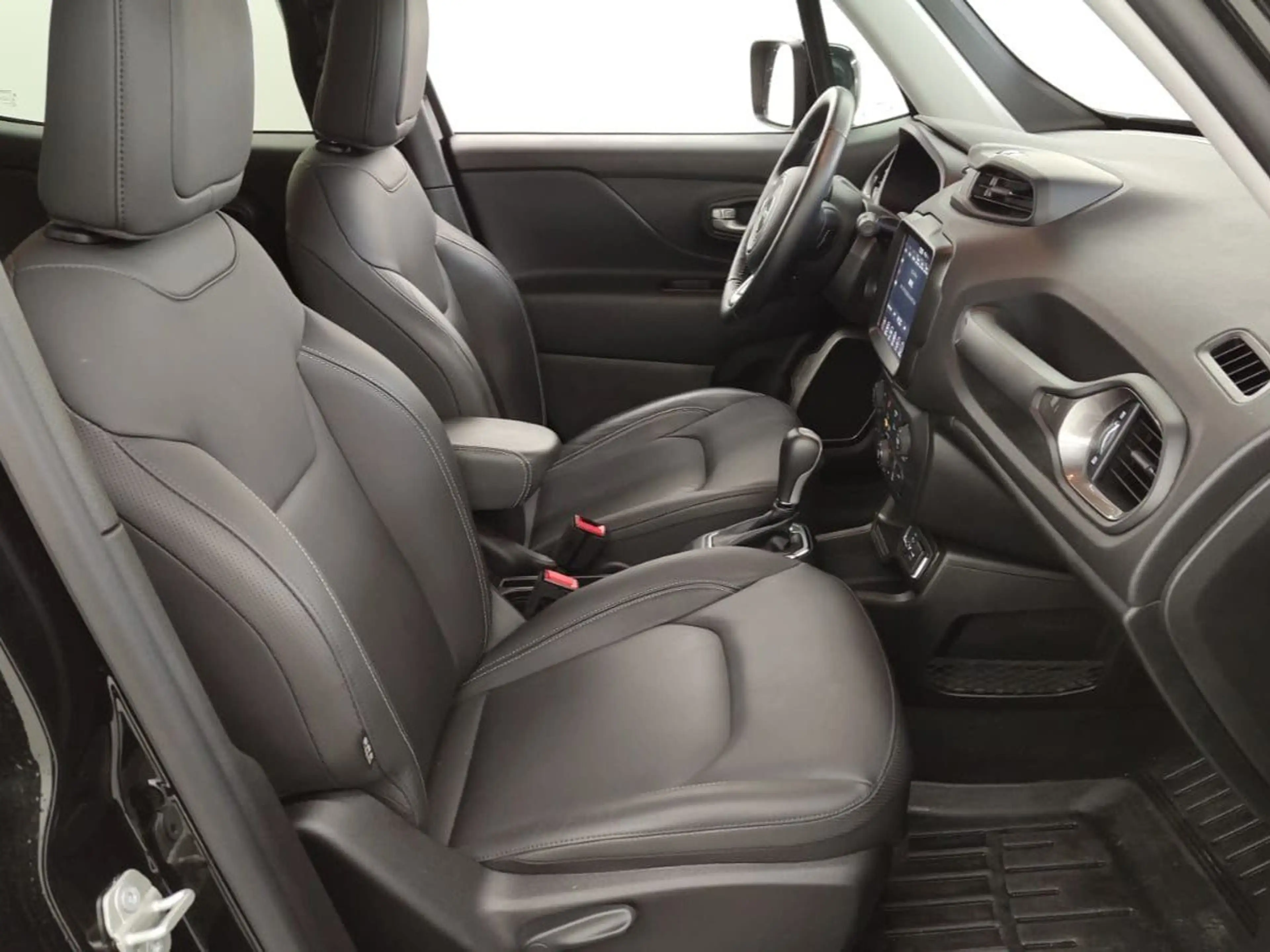 Jeep Renegade 1.5 MultiAir MHEV Altitude Automatik — photo 12