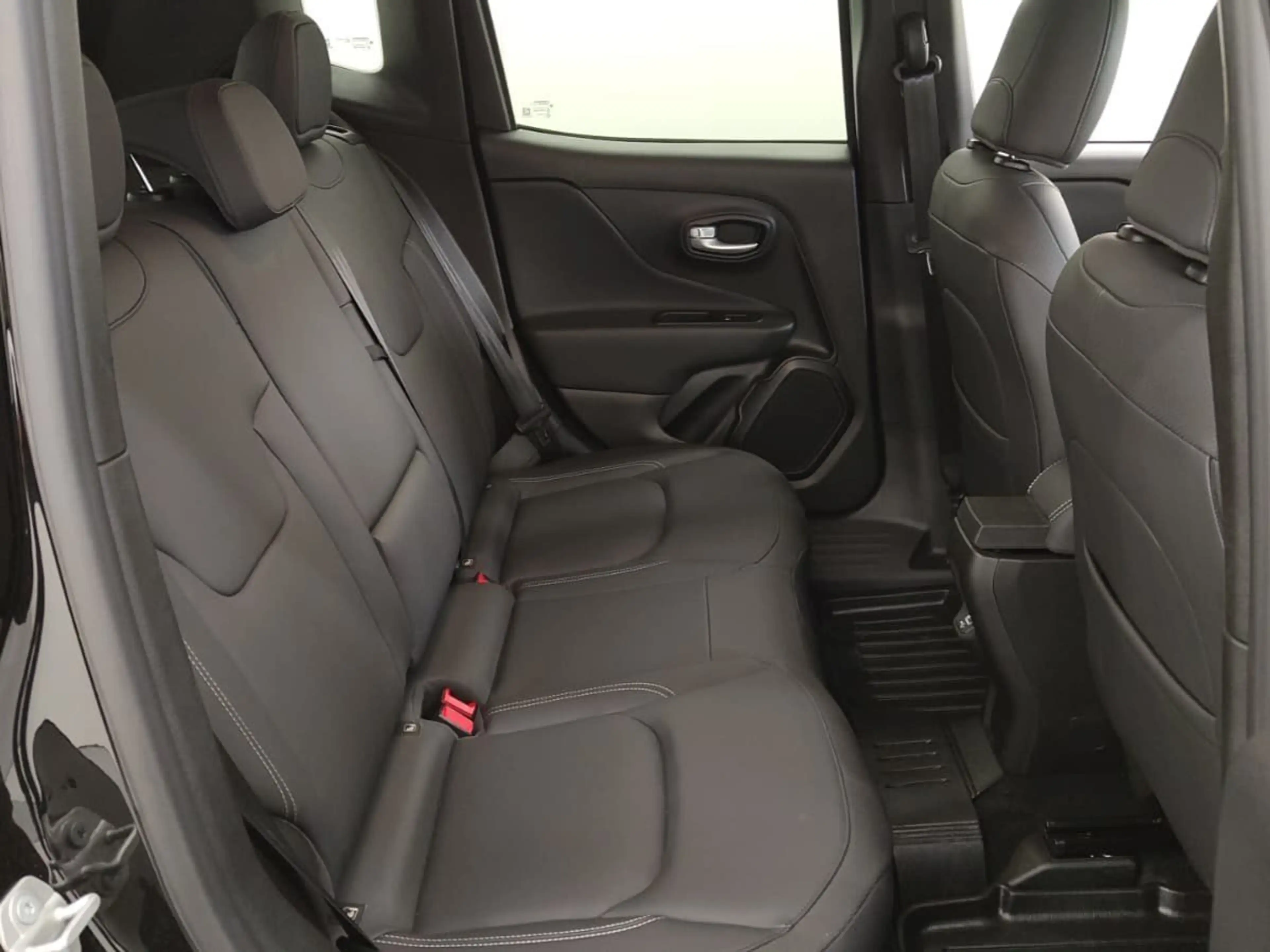Jeep Renegade 1.5 MultiAir MHEV Altitude Automatik — photo 11