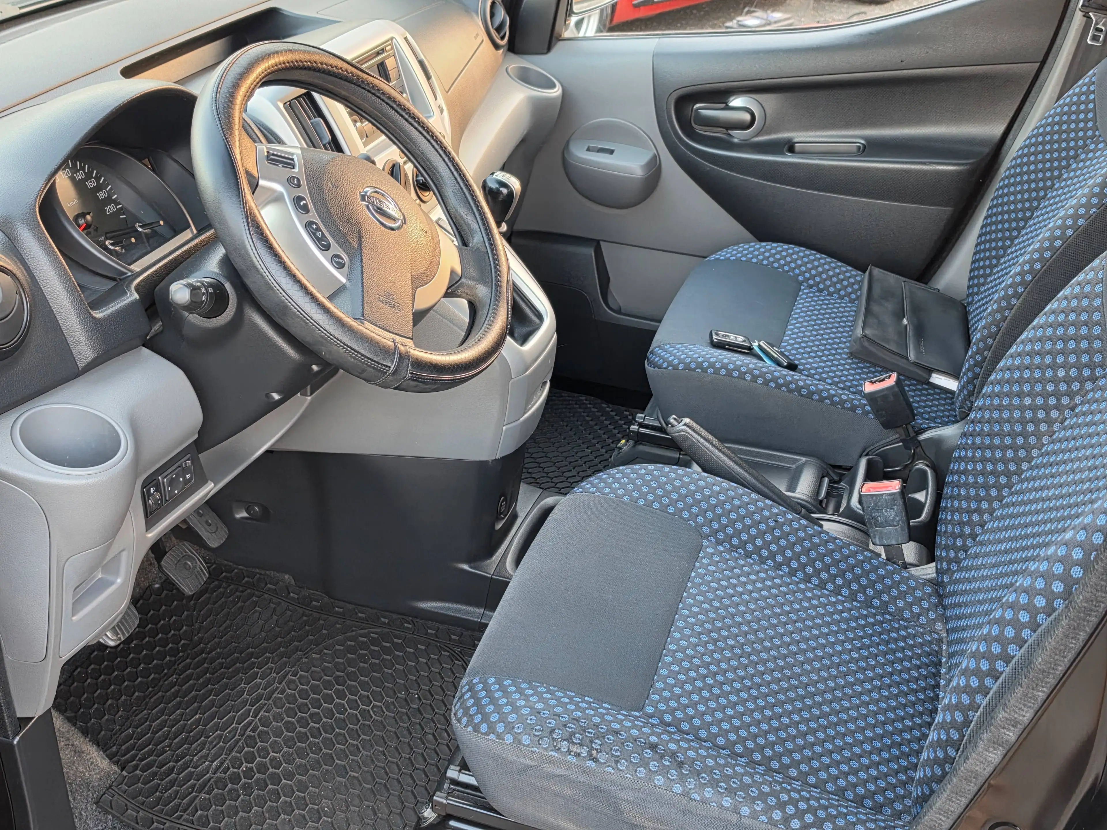 Nissan NV200 Evalia Premium 7. Sitzer TOP WIE NEU — photo 9