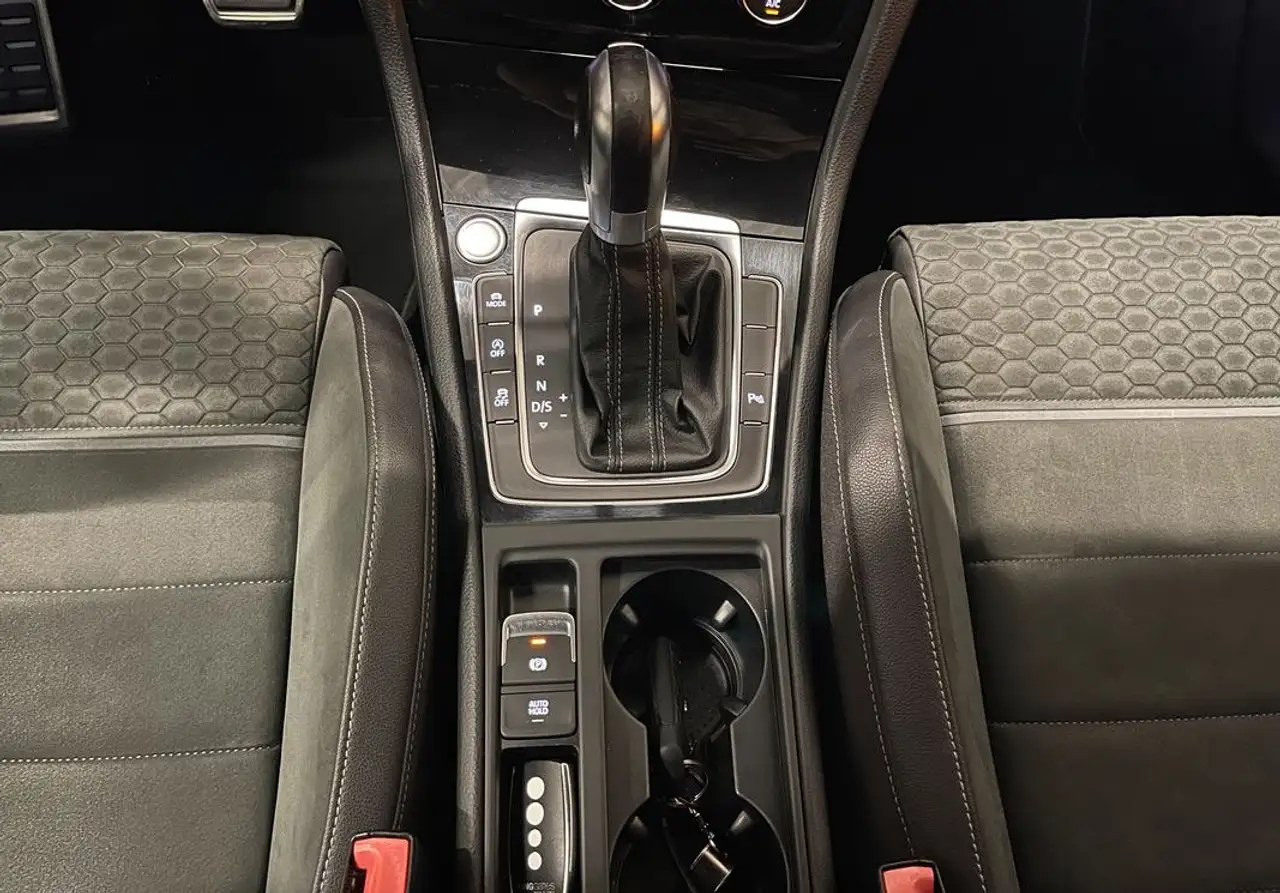 Volkswagen Golf Alltrack — photo 11