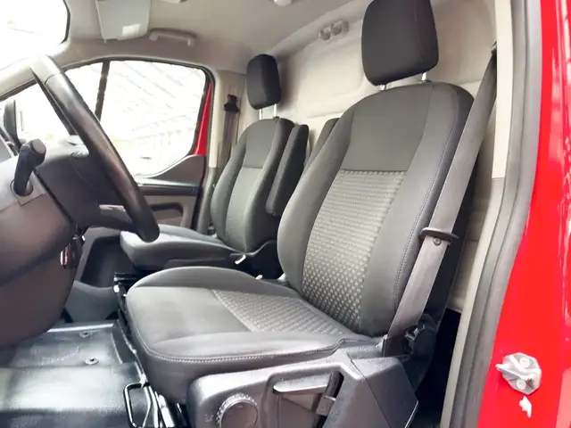 Ford Transit Custom view 15