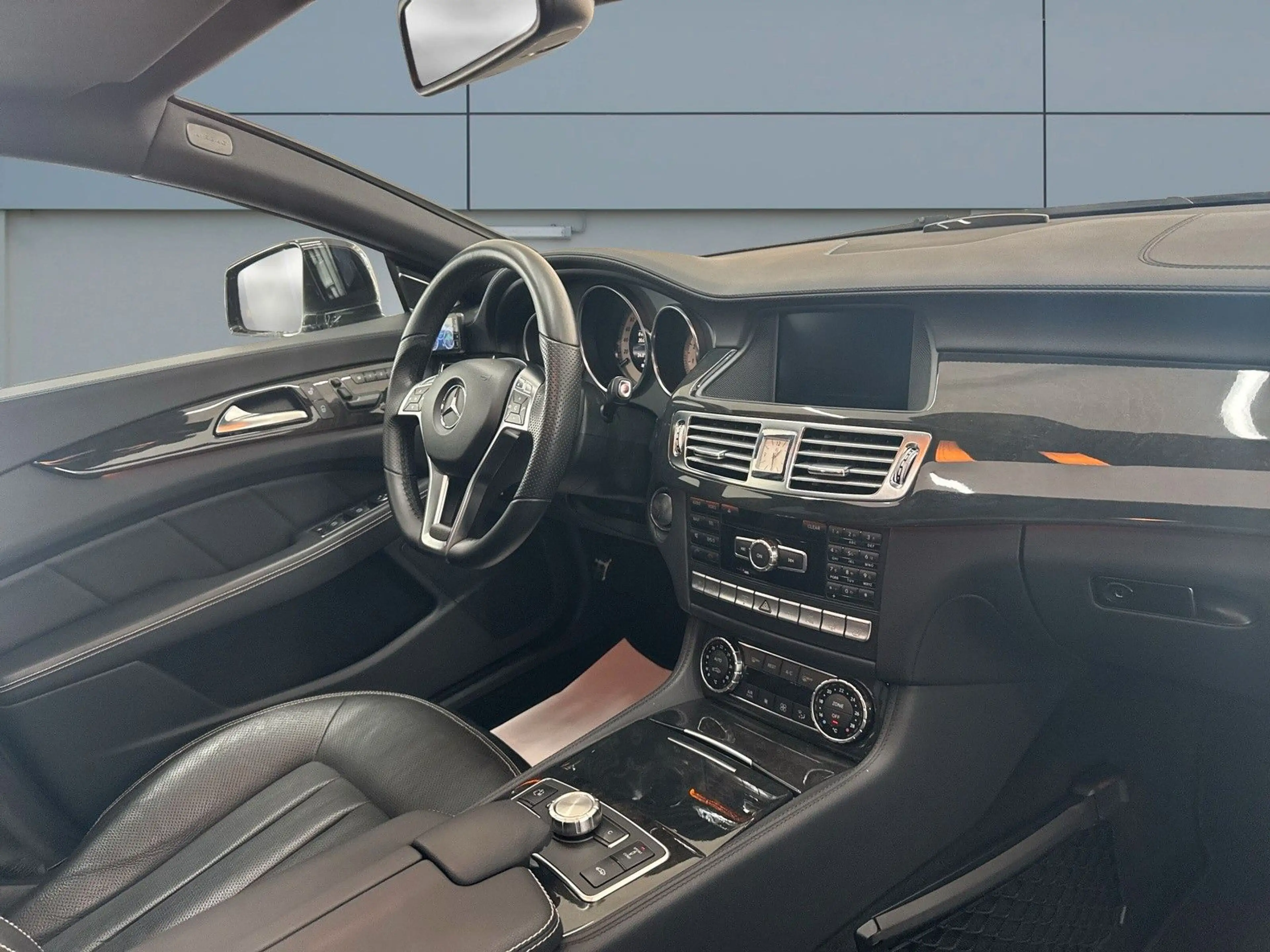 Mercedes-Benz CLS 500 AMG Line *XEN*NAV*SITZKLIMA*MASSAGE*TOP — photo 11